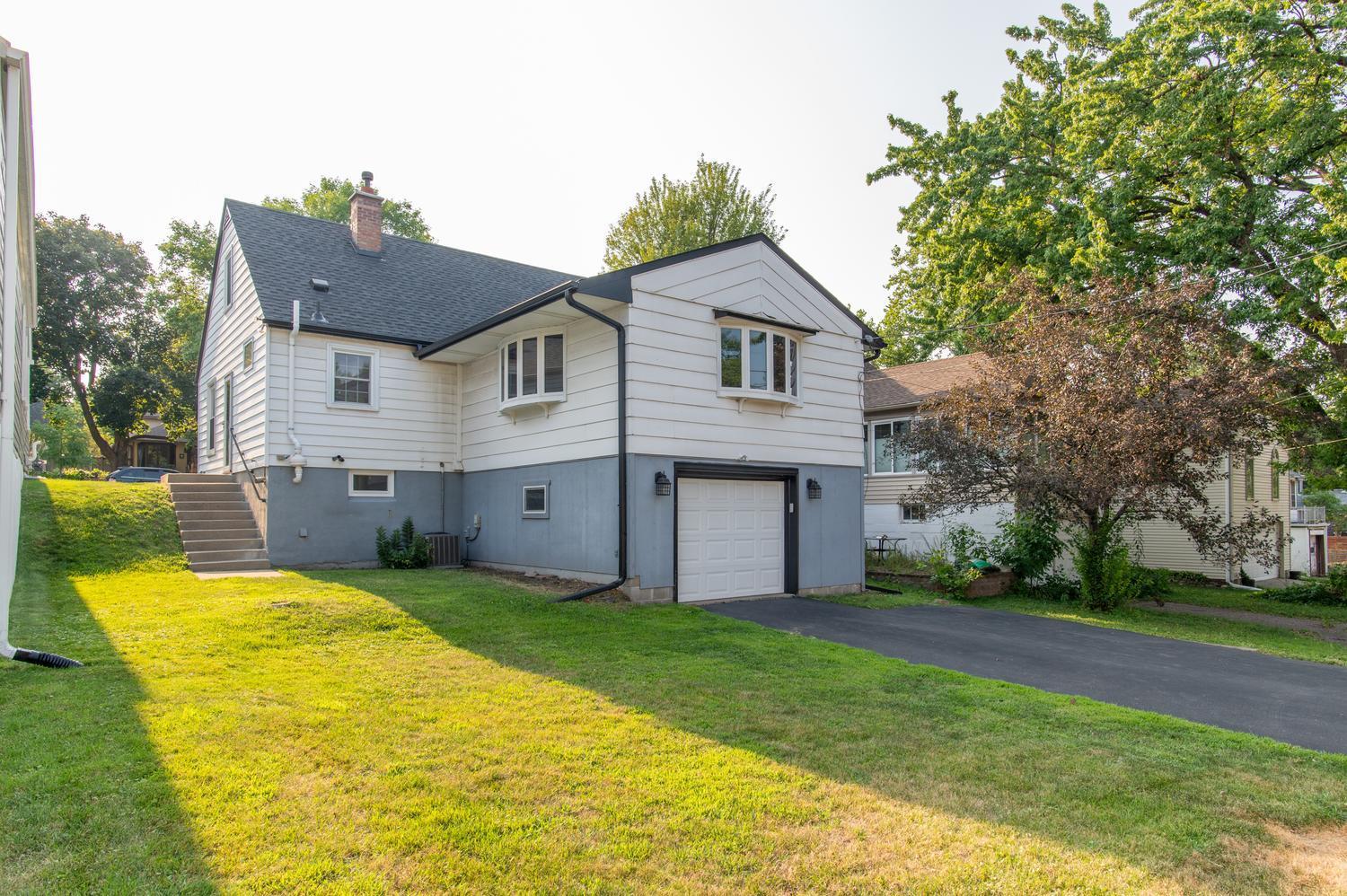 4th image of 2821 Edgewood Ave S, Minneapolis, MN 55426 | MLS# 7123196