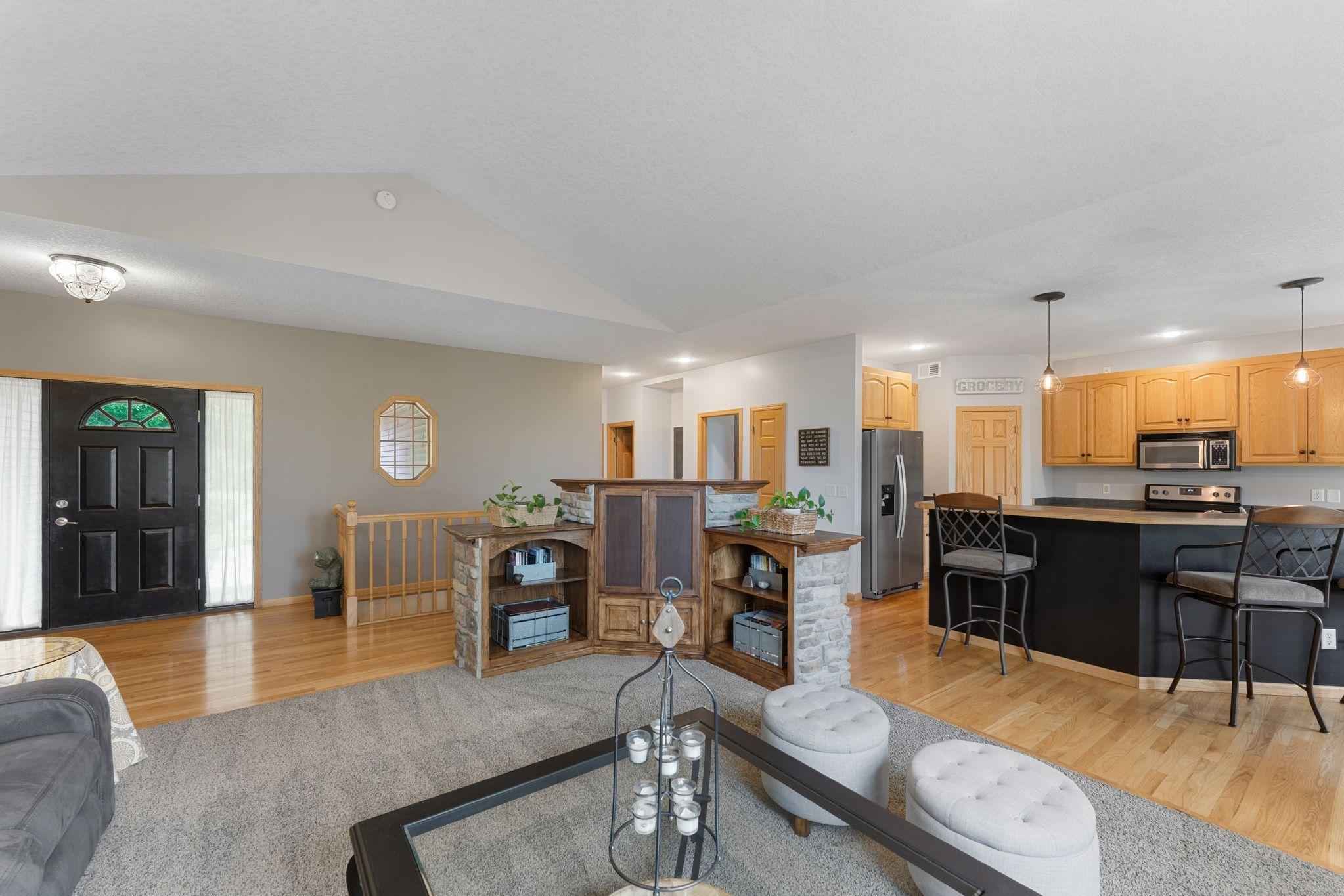 4th image of 1678 Hunters Trl, Hugo, MN 55038 | MLS# 7123209