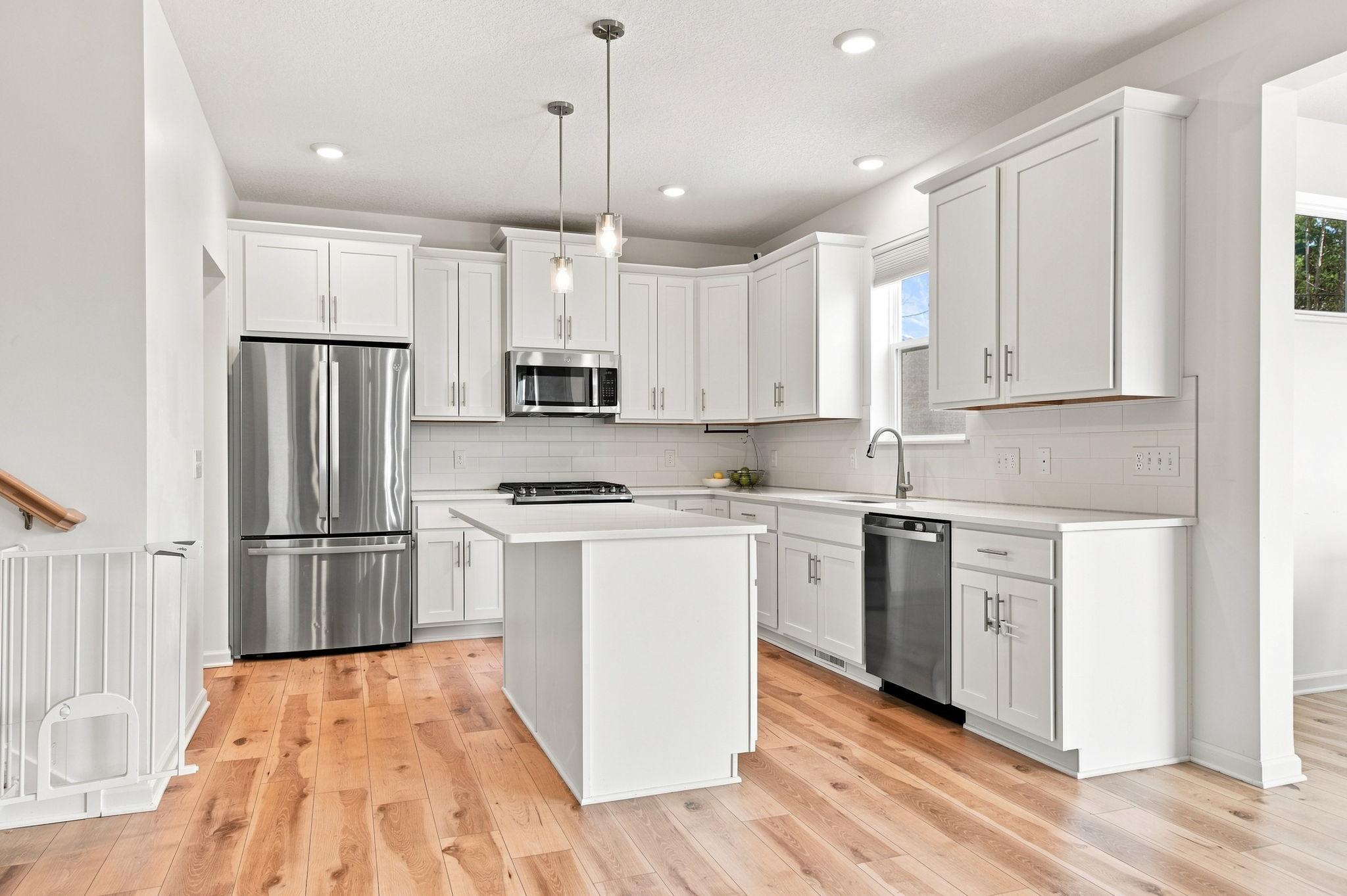 1st image of 15519 Goodview Trl N, Hugo, MN 55038 | MLS# 7123215