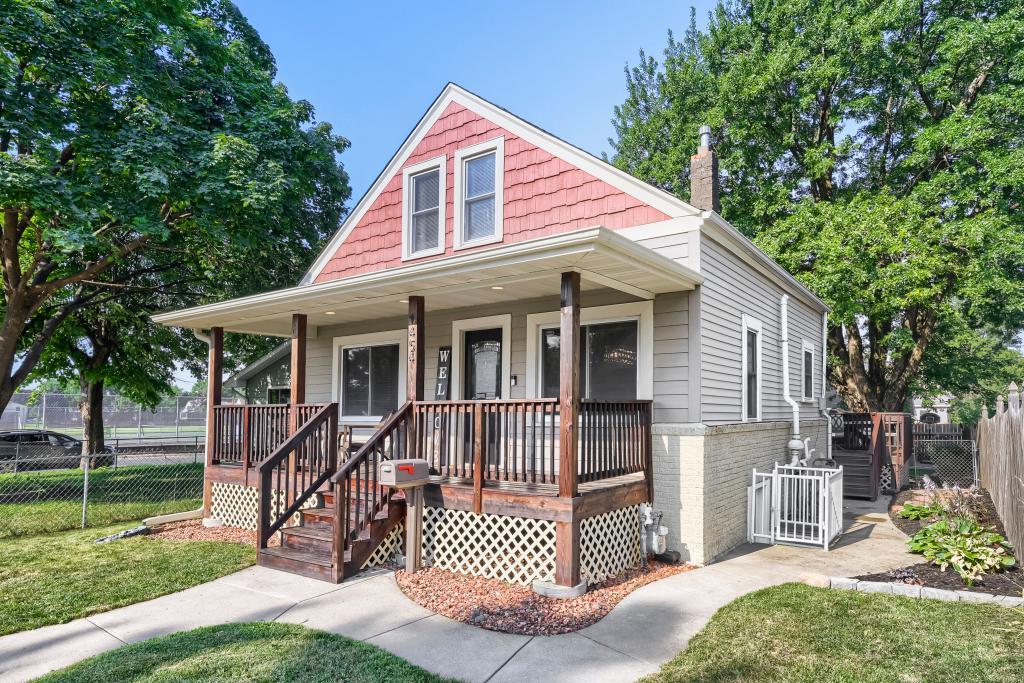 2nd image of 454 4th Ave S, South Saint Paul, MN 55075 | MLS# 7123231