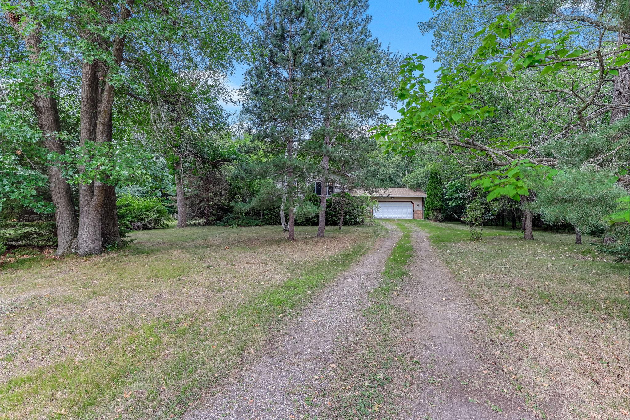 31st image of 39258 Harder Pkwy, North Branch, MN 55056 | MLS# 7123292