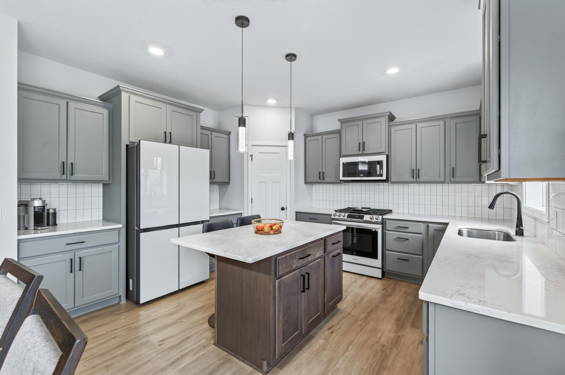 5th image of 18301 Glacier Wy, Lakeville, MN 55044 | MLS# 7123307