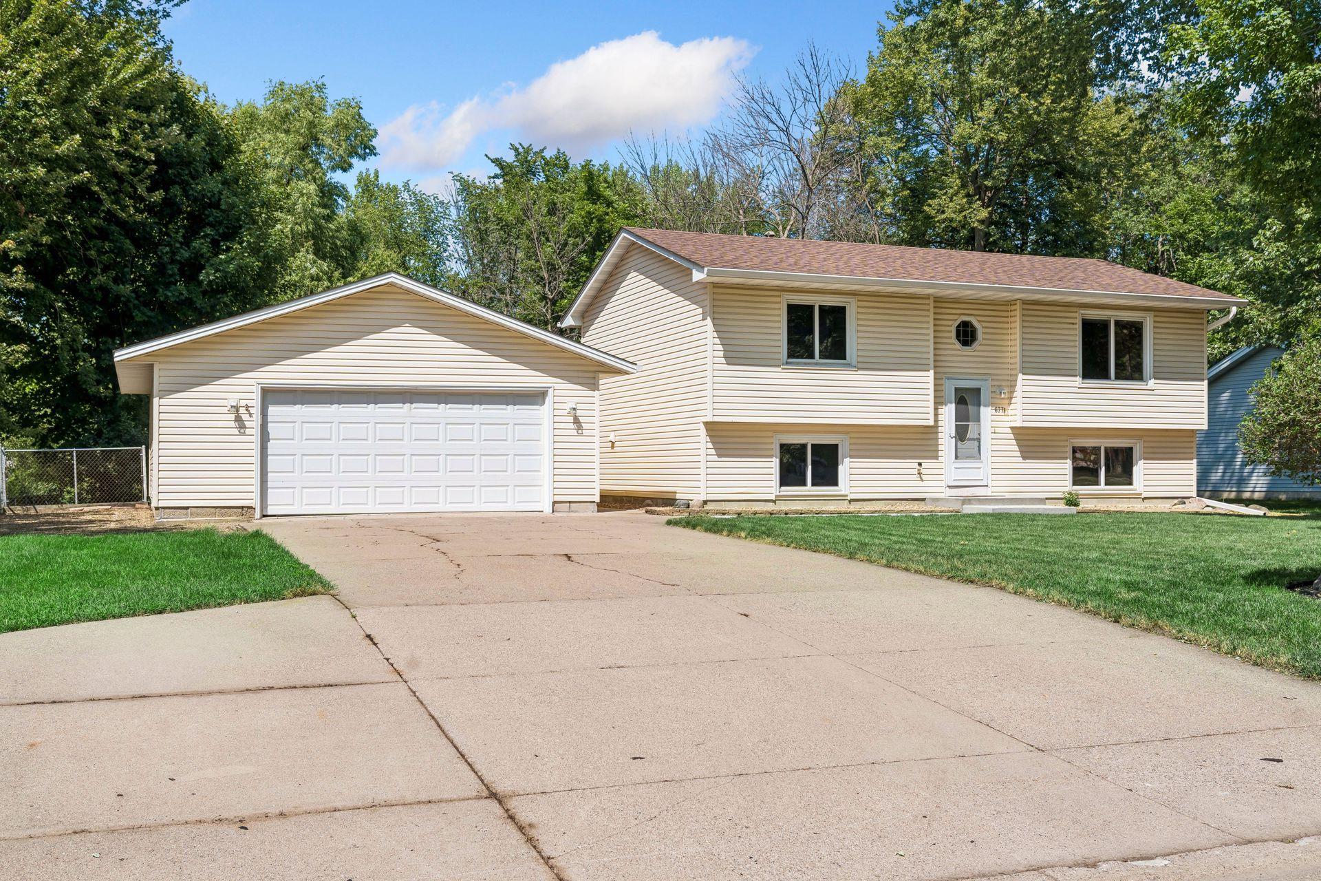 1st image of 6771 Maple Dr, Rockford, MN 55373 | MLS# 7123312