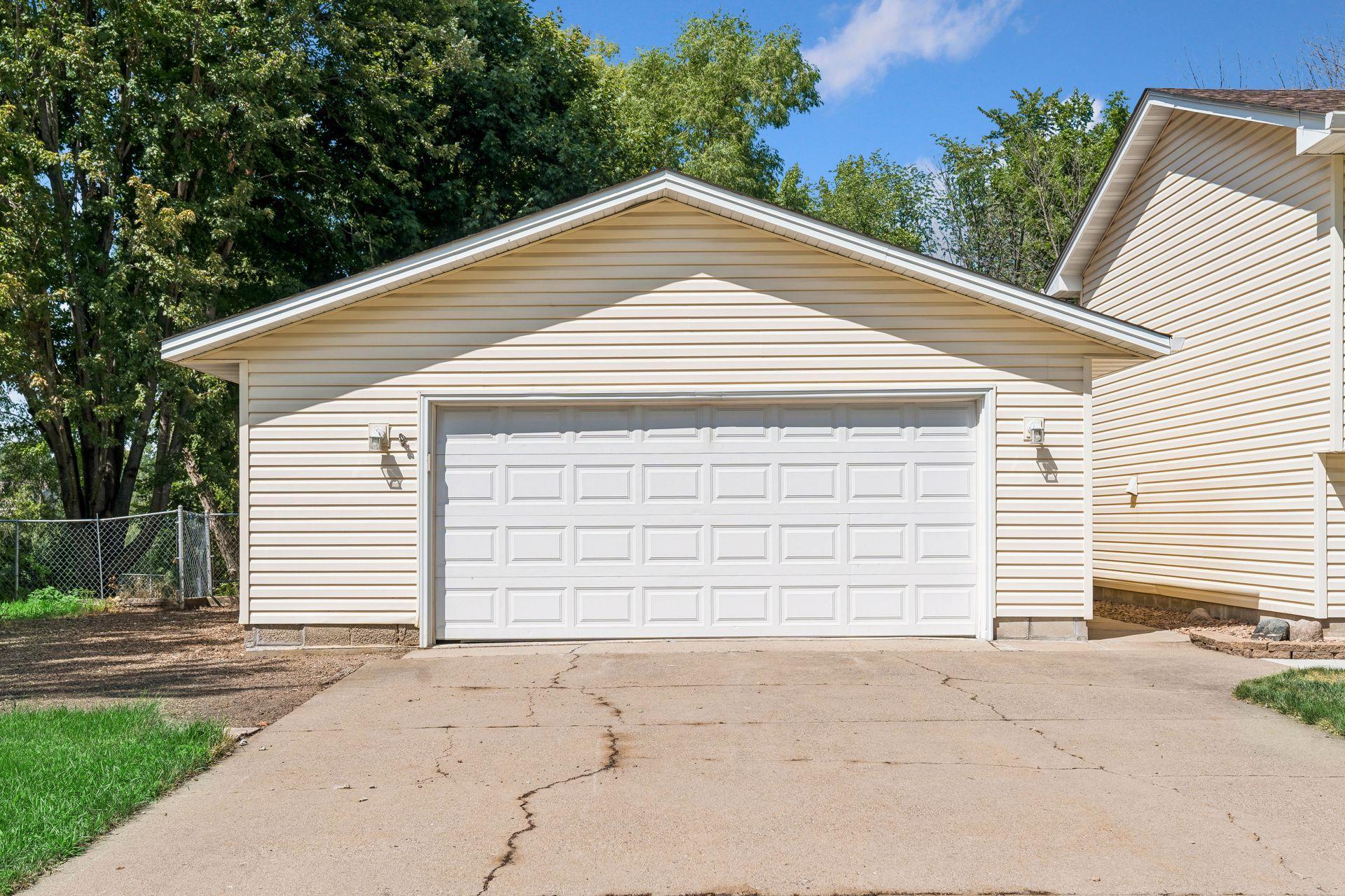 3rd image of 6771 Maple Dr, Rockford, MN 55373 | MLS# 7123312