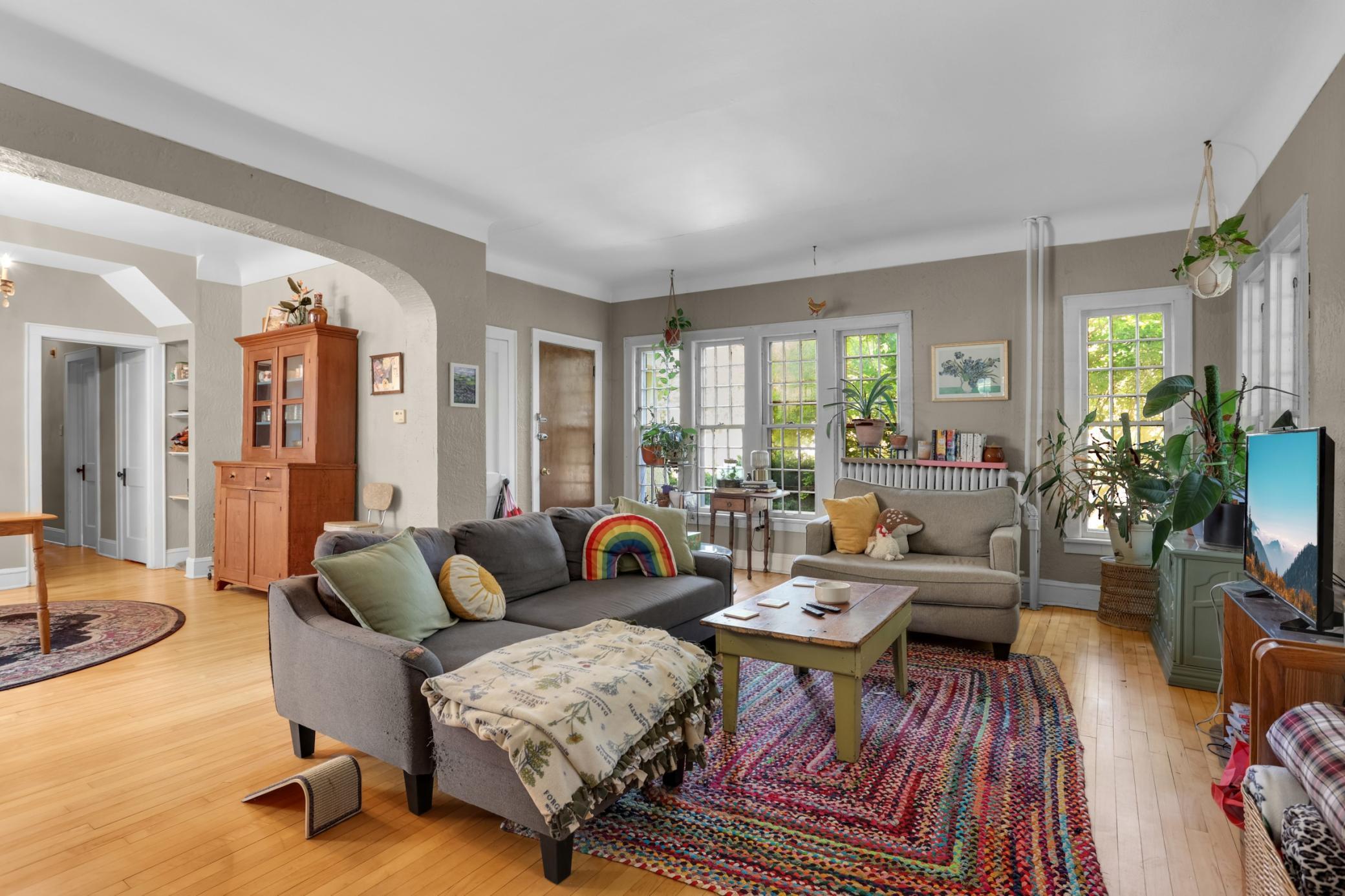 4th image of 116 Lexington Pkwy N, Saint Paul, MN 55104 | MLS# 7123313