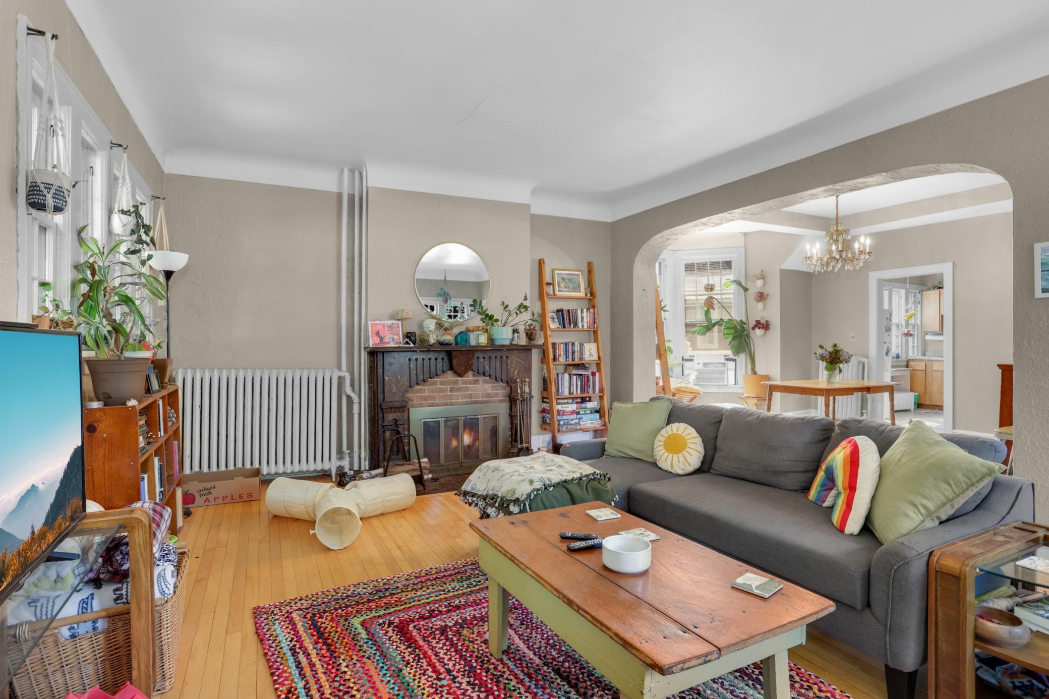5th image of 116 Lexington Pkwy N, Saint Paul, MN 55104 | MLS# 7123313