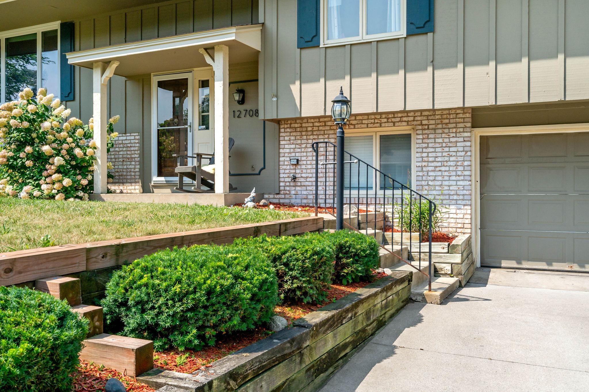 Photo 3 of Single family home for sale at 12708 Parkwood Dr, Burnsville, MN 55337 | MLS# 7123346 | Listing updated on 2026-09-04