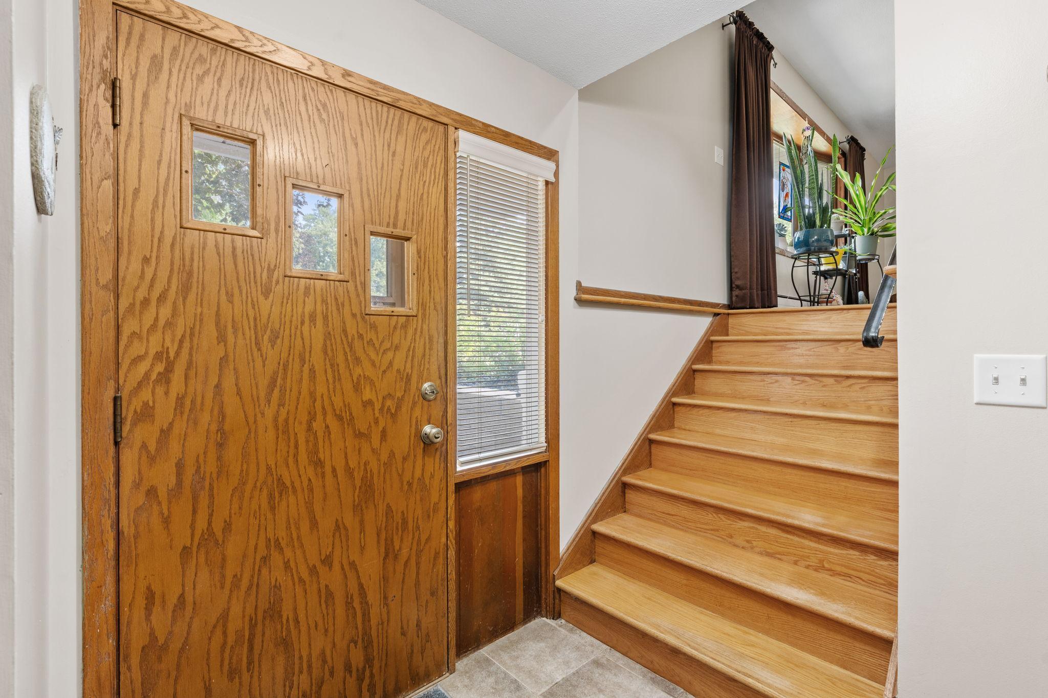 3rd image of 11100 Schoolcraft Rd, Burnsville, MN 55337 | MLS# 7123380