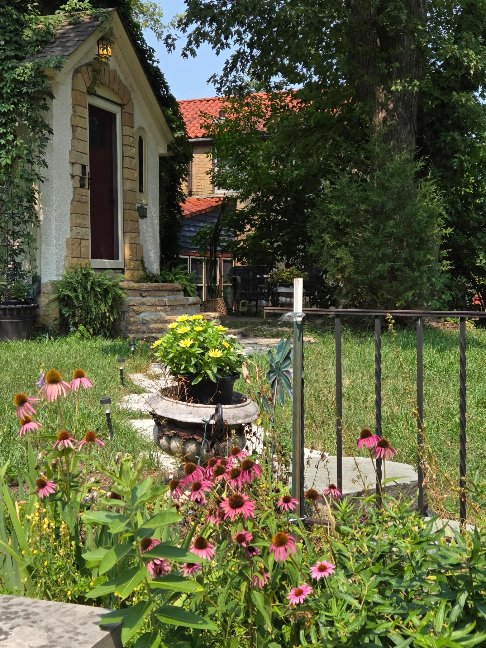 3rd image of 1136 Xerxes Ave S, Minneapolis, MN 55405 | MLS# 7123442