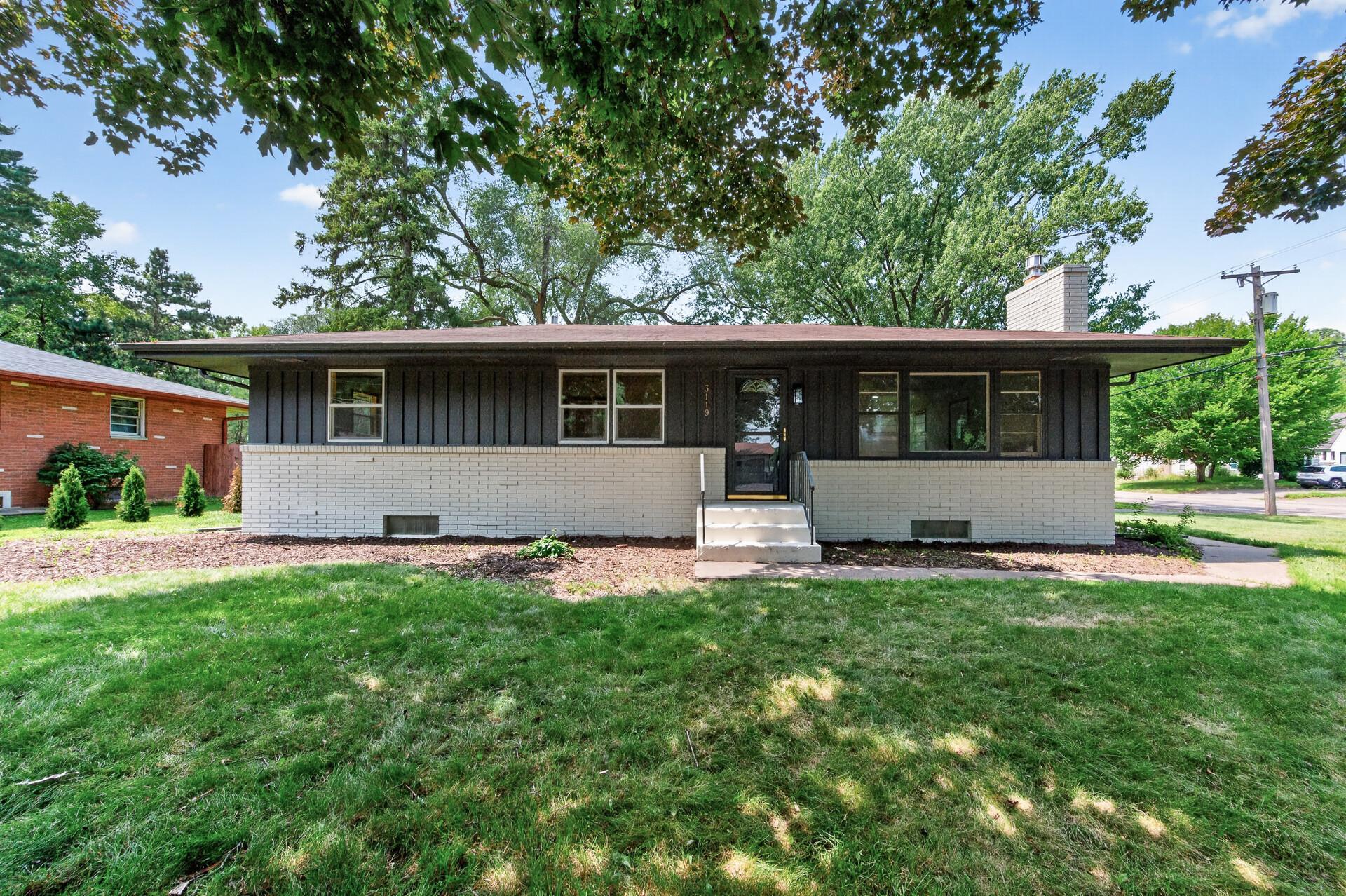 1st image of 3119 Mildred Dr, Saint Paul, MN 55113 | MLS# 7123482