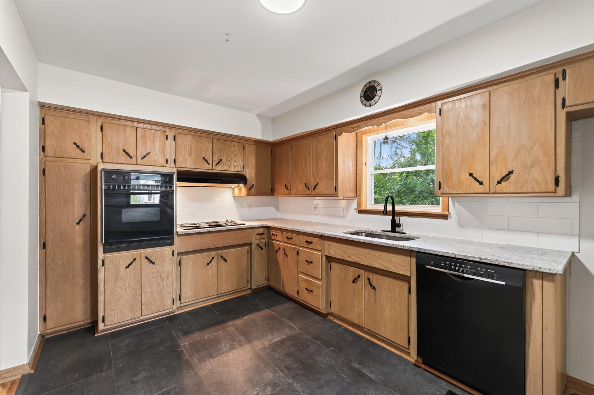 2nd image of 3119 Mildred Dr, Saint Paul, MN 55113 | MLS# 7123482