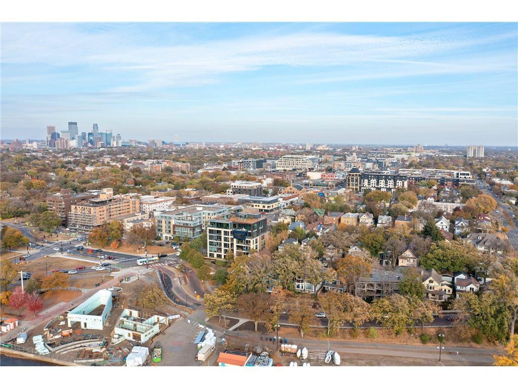 4th image of 3033 E Bde Maka Ska Pkwy, Minneapolis, MN 55408