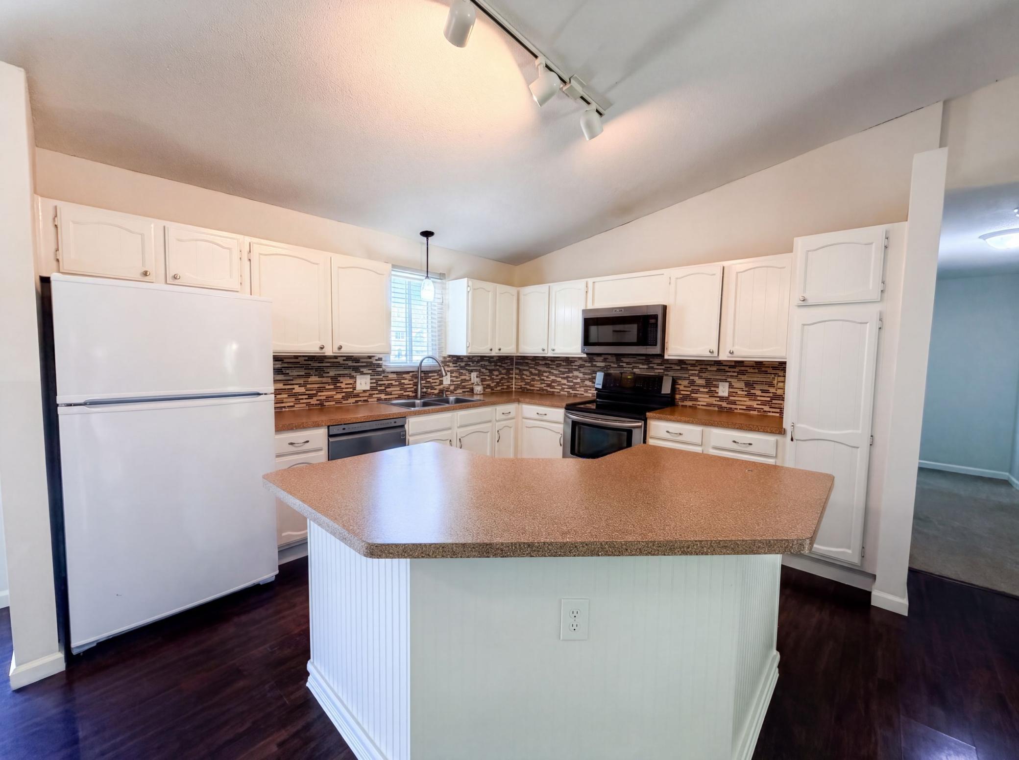 2nd image of 13802 Holyoke Path, Saint Paul, MN 55124 | MLS# 7123584