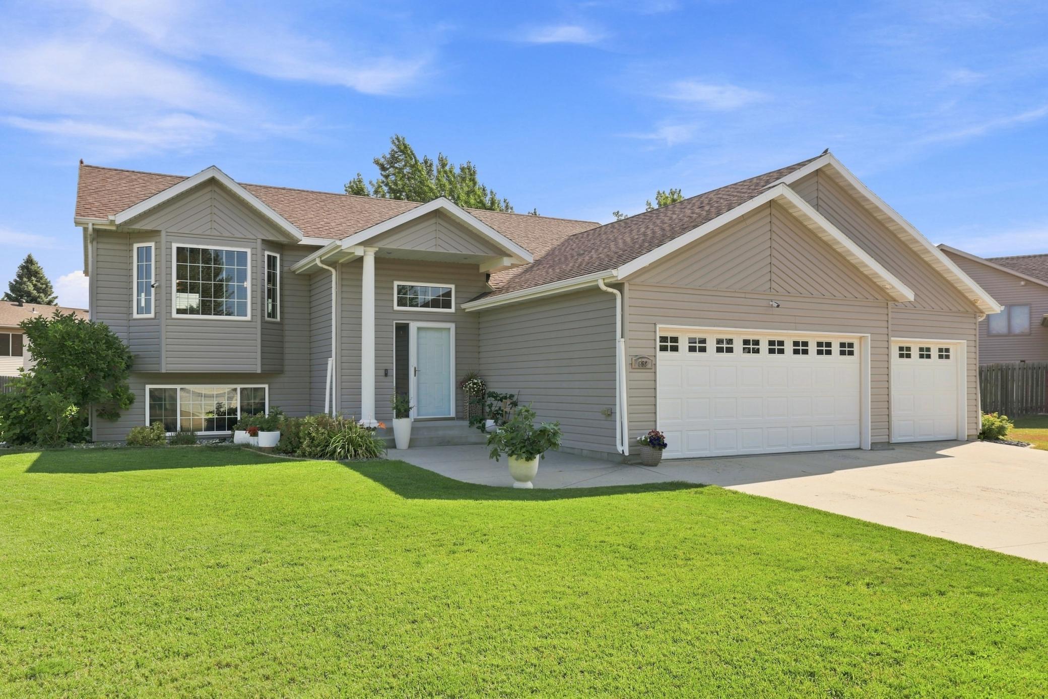 1st image of 852 16th Avenue Ct W, West Fargo, ND 58078 | MLS# 7123600