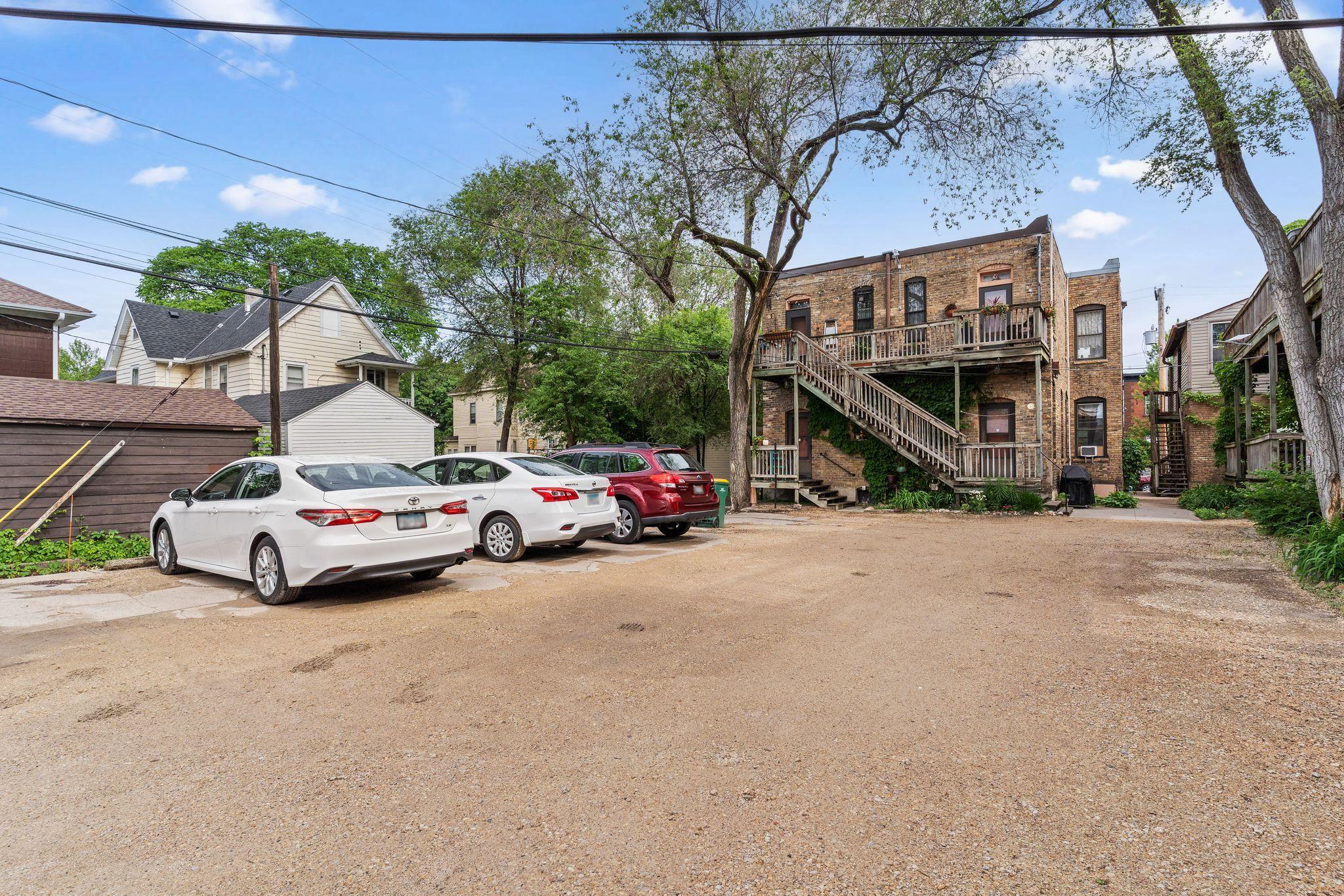 2nd image of 707 W 25Th St, Minneapolis, MN 55405