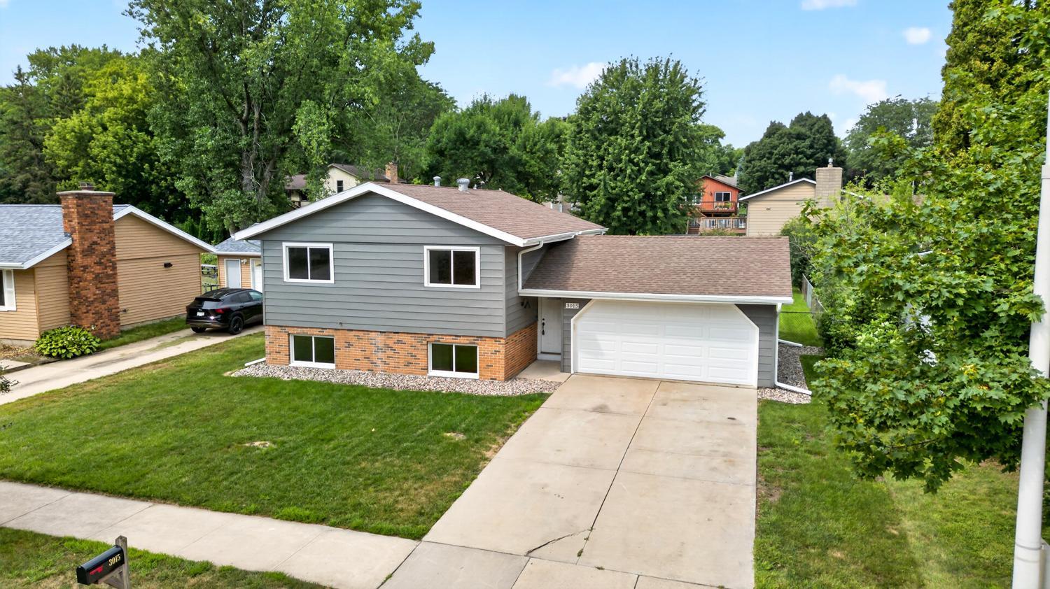 1st image of 3015 4th Ave Nw, Rochester, MN 55901 | MLS# 7123676