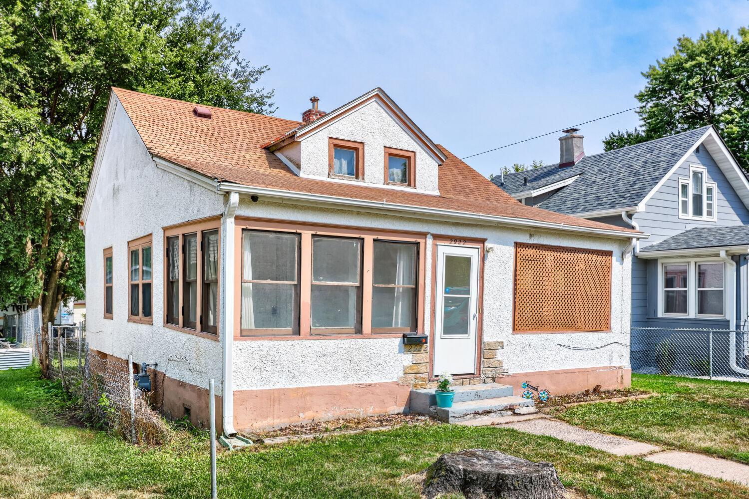1st image of 2922 Sheridan Ave N, Minneapolis, MN 55411 | MLS# 7123689