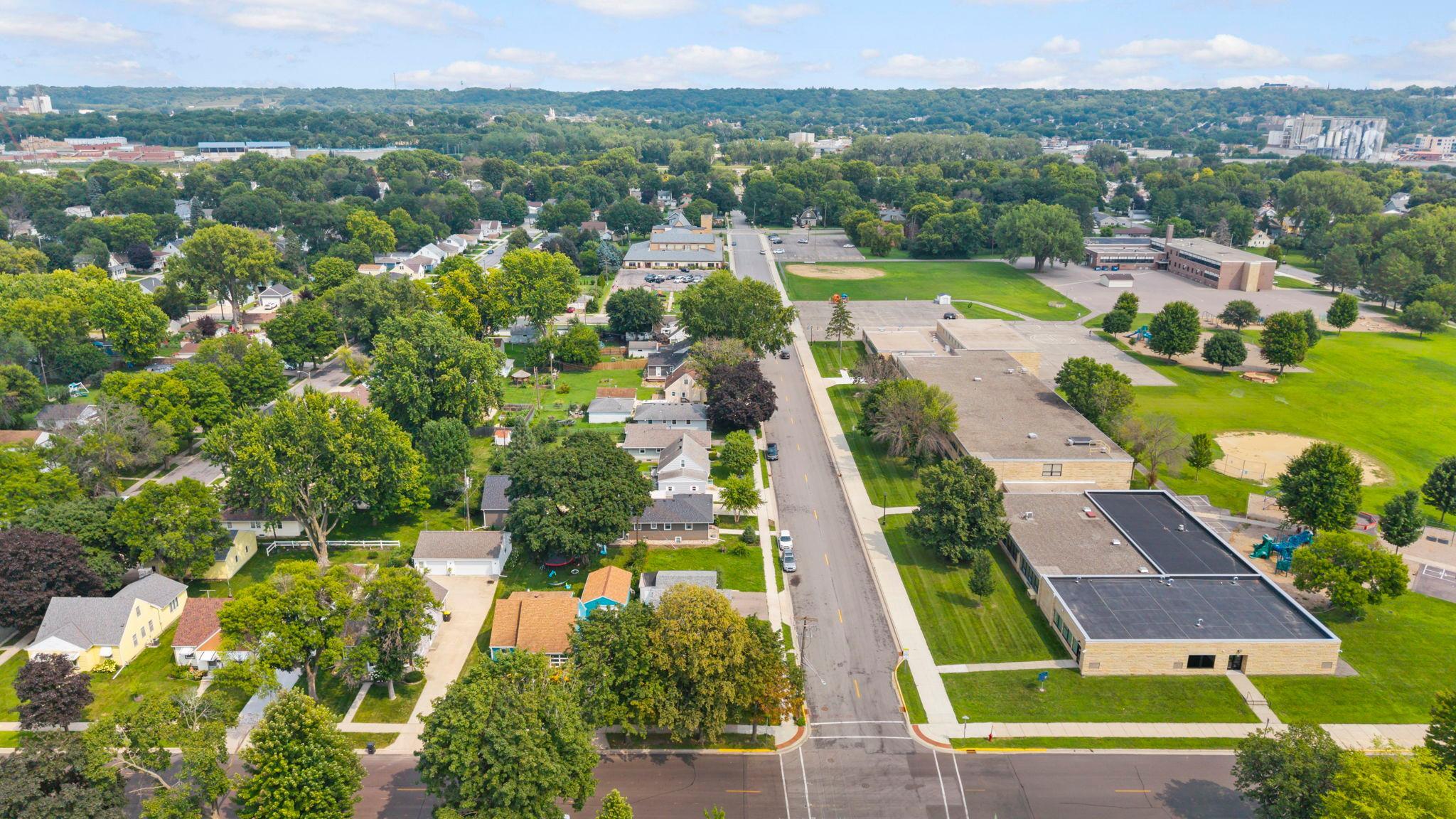 4th image of 802 Center St, North Mankato, MN 56003 | MLS# 7123690