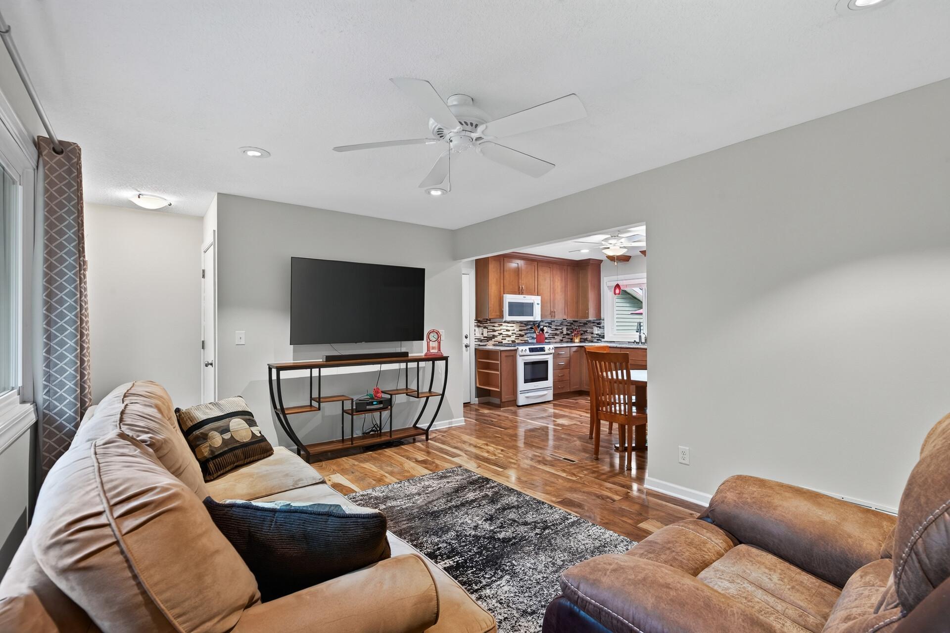 3rd image of 3301 69Th St E, Inver Grove Heights, MN 55076 | MLS# 7123719