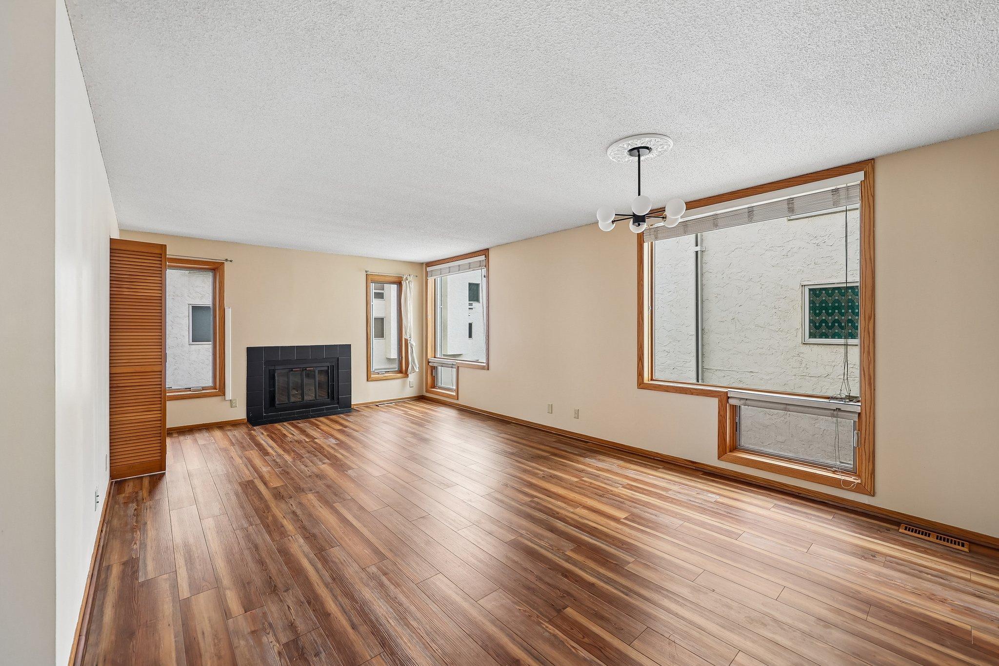 5th image of 3058 Lake Shore Dr #A, Minneapolis, MN 55416 | MLS# 7123732