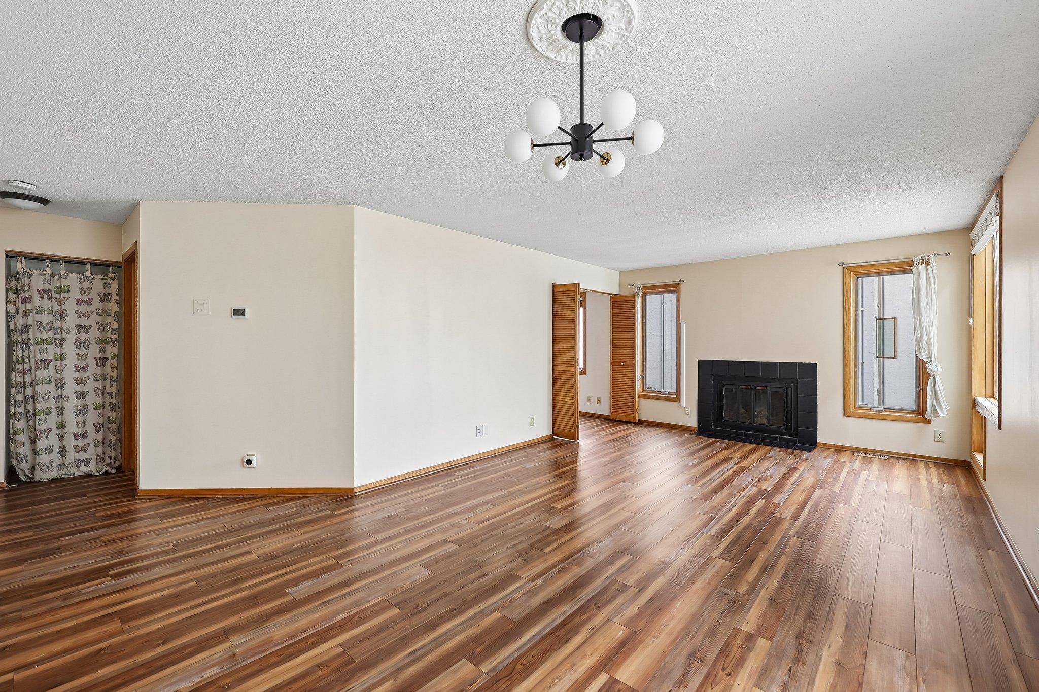 4th image of 3058 Lake Shore Dr #A, Minneapolis, MN 55416 | MLS# 7123732