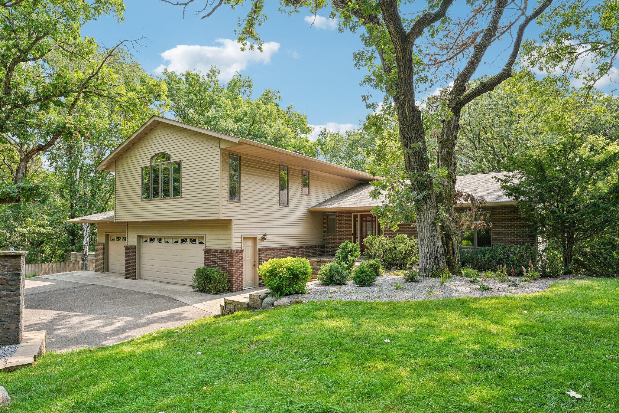 2nd image of 1206 102nd St W, Inver Grove Heights, MN 55077 | MLS# 7123737