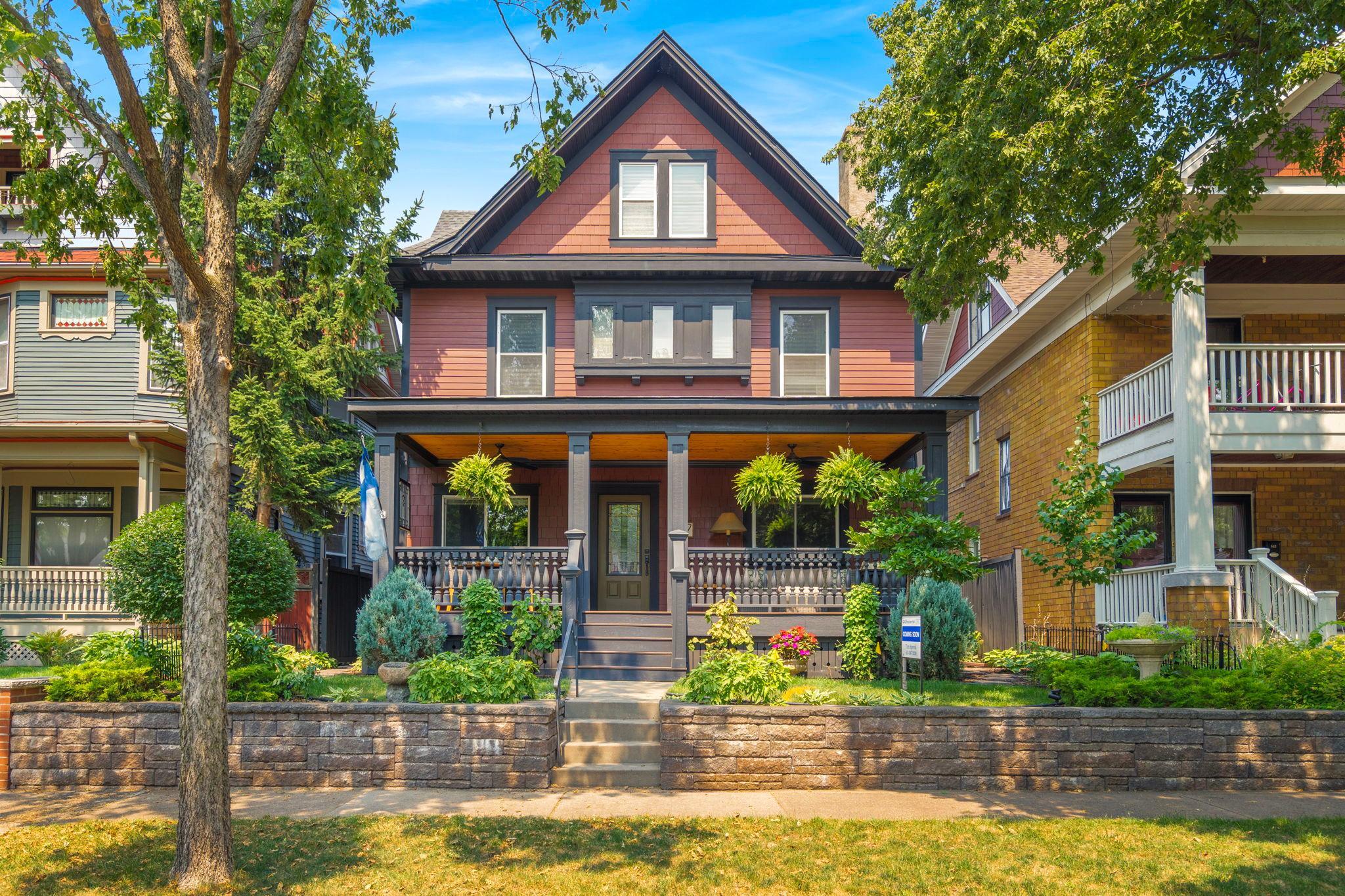 2nd image of 847 Ashland Ave, Saint Paul, MN 55104 | MLS# 7123787
