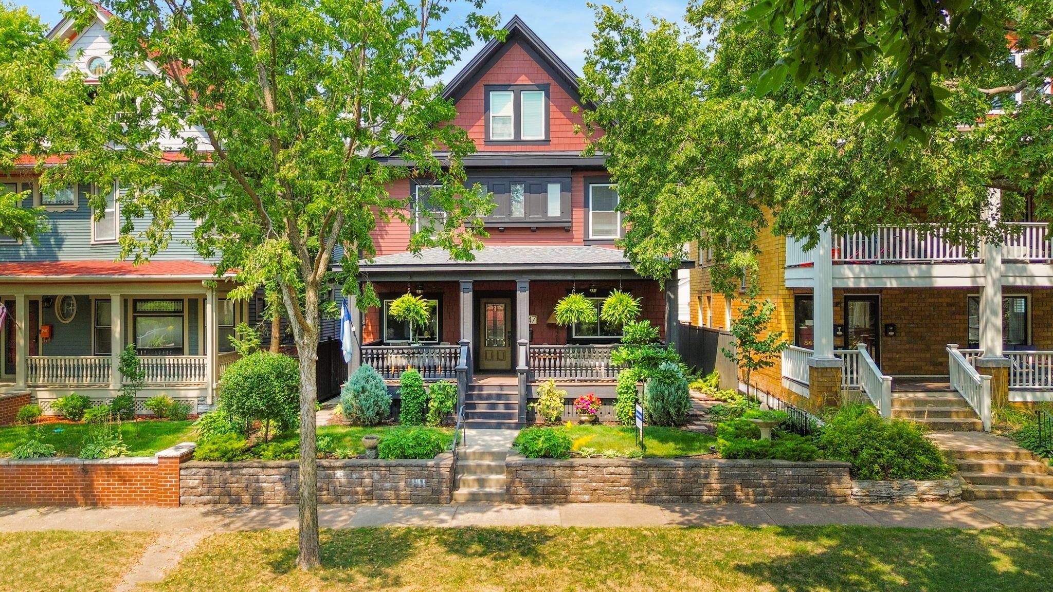 3rd image of 847 Ashland Ave, Saint Paul, MN 55104 | MLS# 7123787