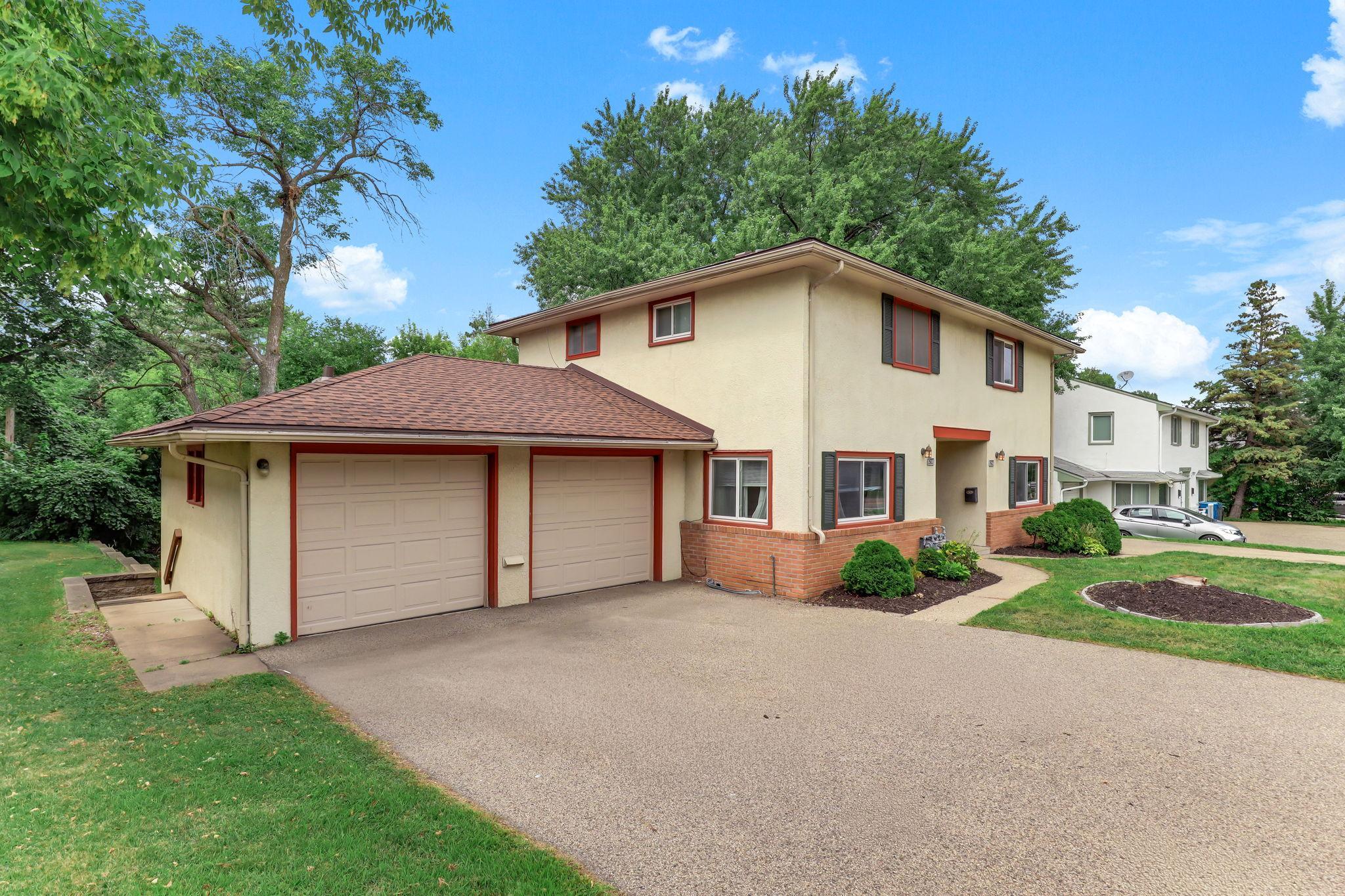 2nd image of 6218 France Ave S, Edina, MN 55410 | MLS# 7123795