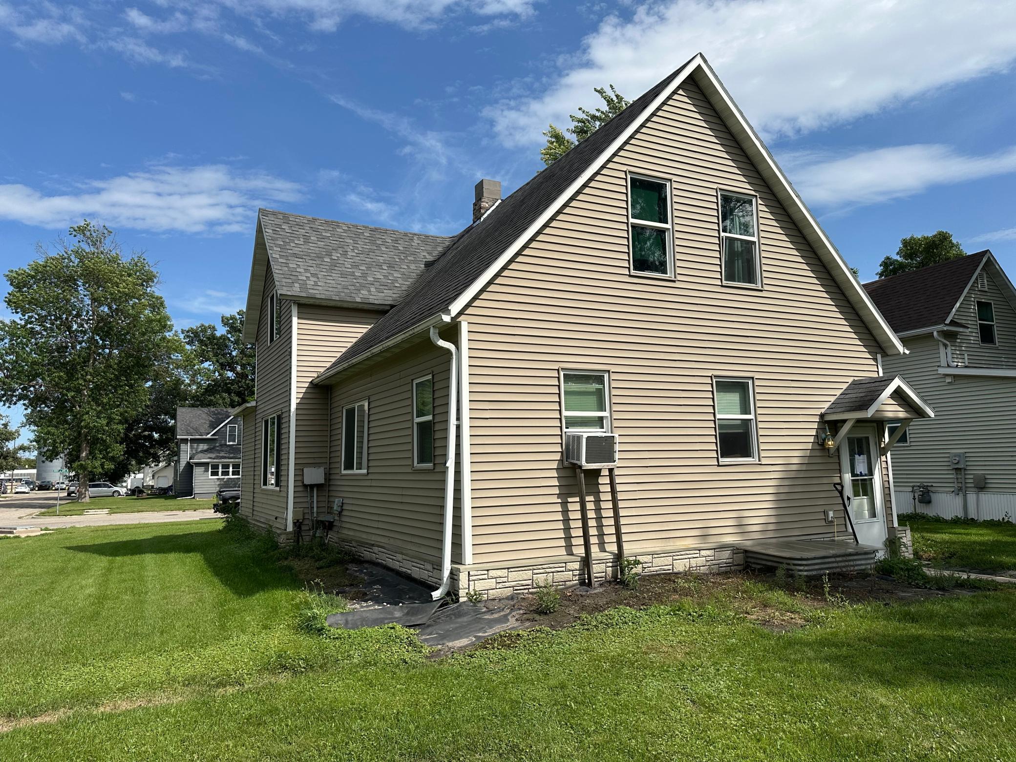 3rd image of 623 Horace Ave N, Thief River Falls, MN 56701 | MLS# 7123798