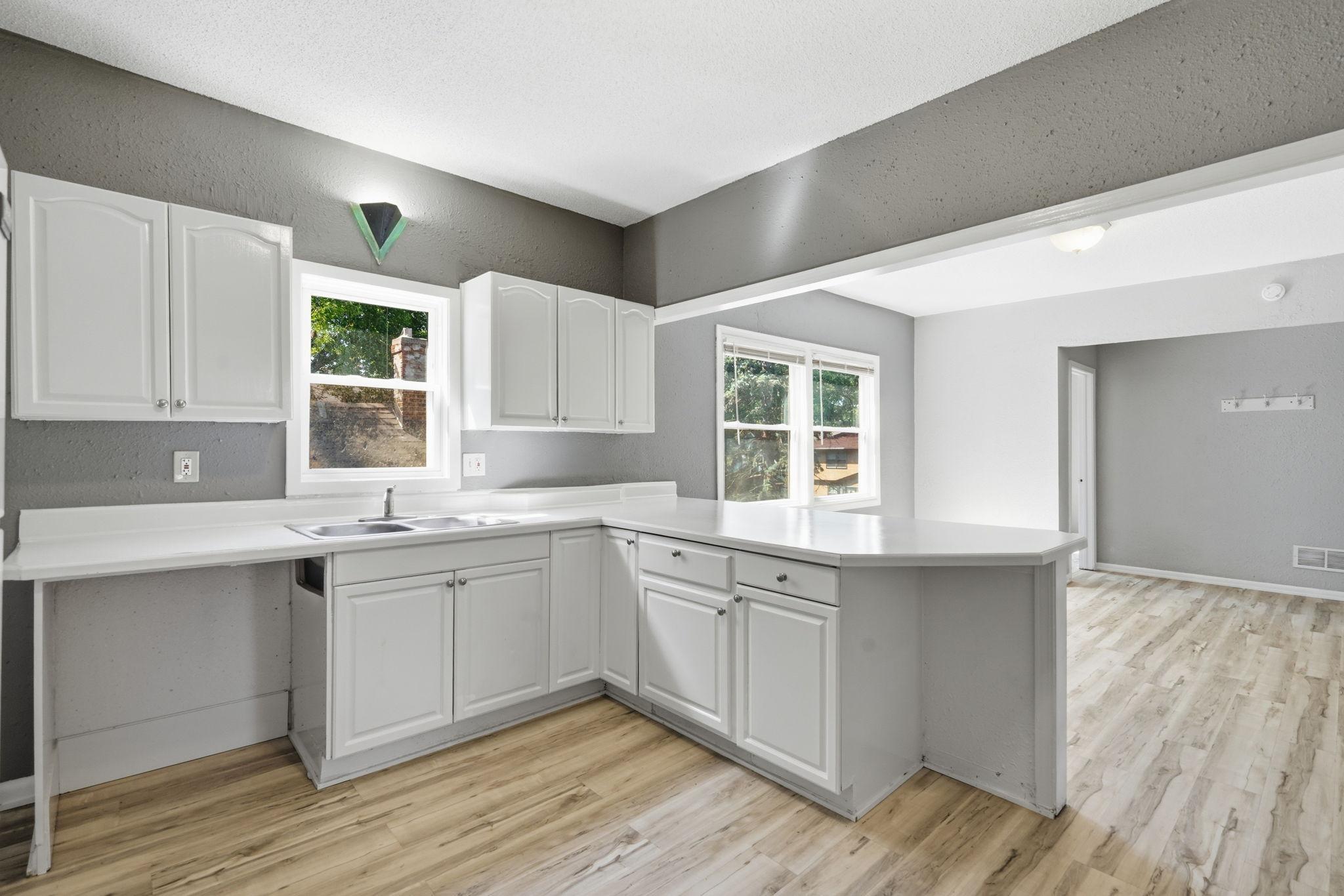 5th image of 726 Morgan Ave N, Minneapolis, MN 55411 | MLS# 7123850
