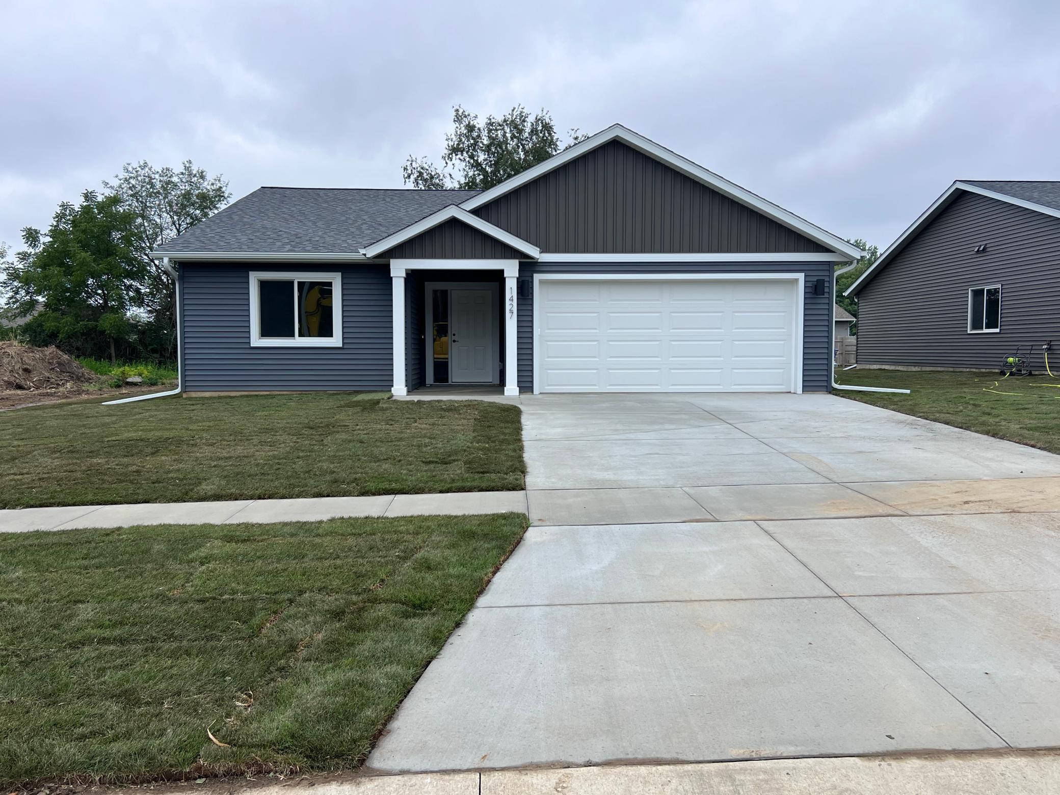 1st image of 1427 Sunrise Ave Se, Rochester, MN 55904 | MLS# 7123882