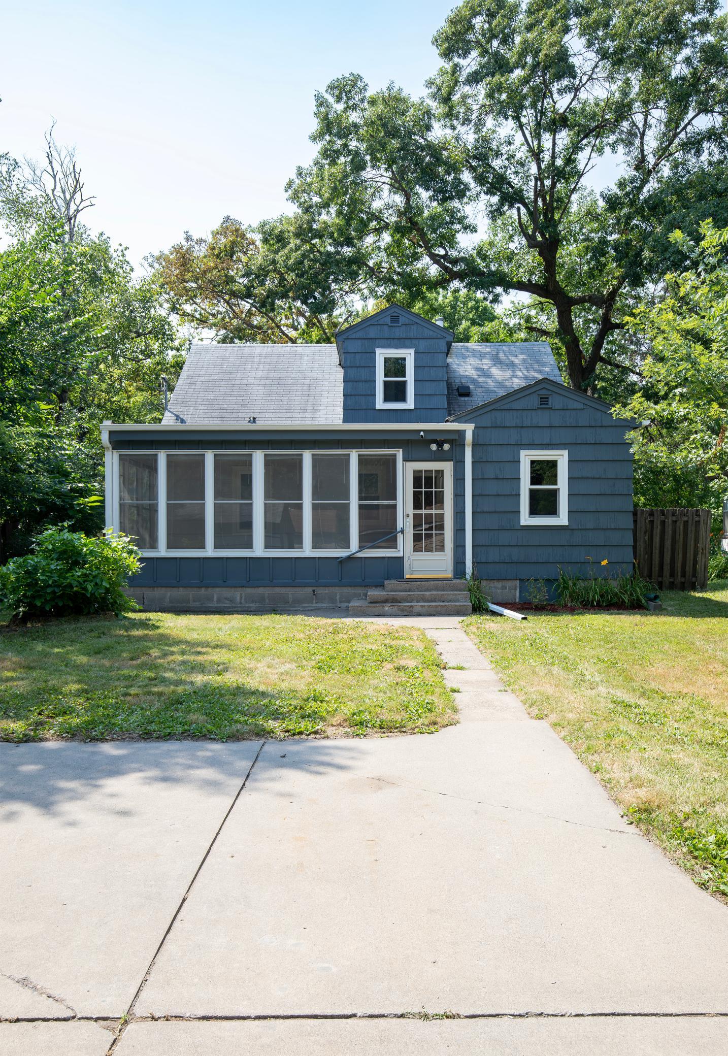 3rd image of 3620 Sheridan Ave N, Minneapolis, MN 55412 | MLS# 7123908