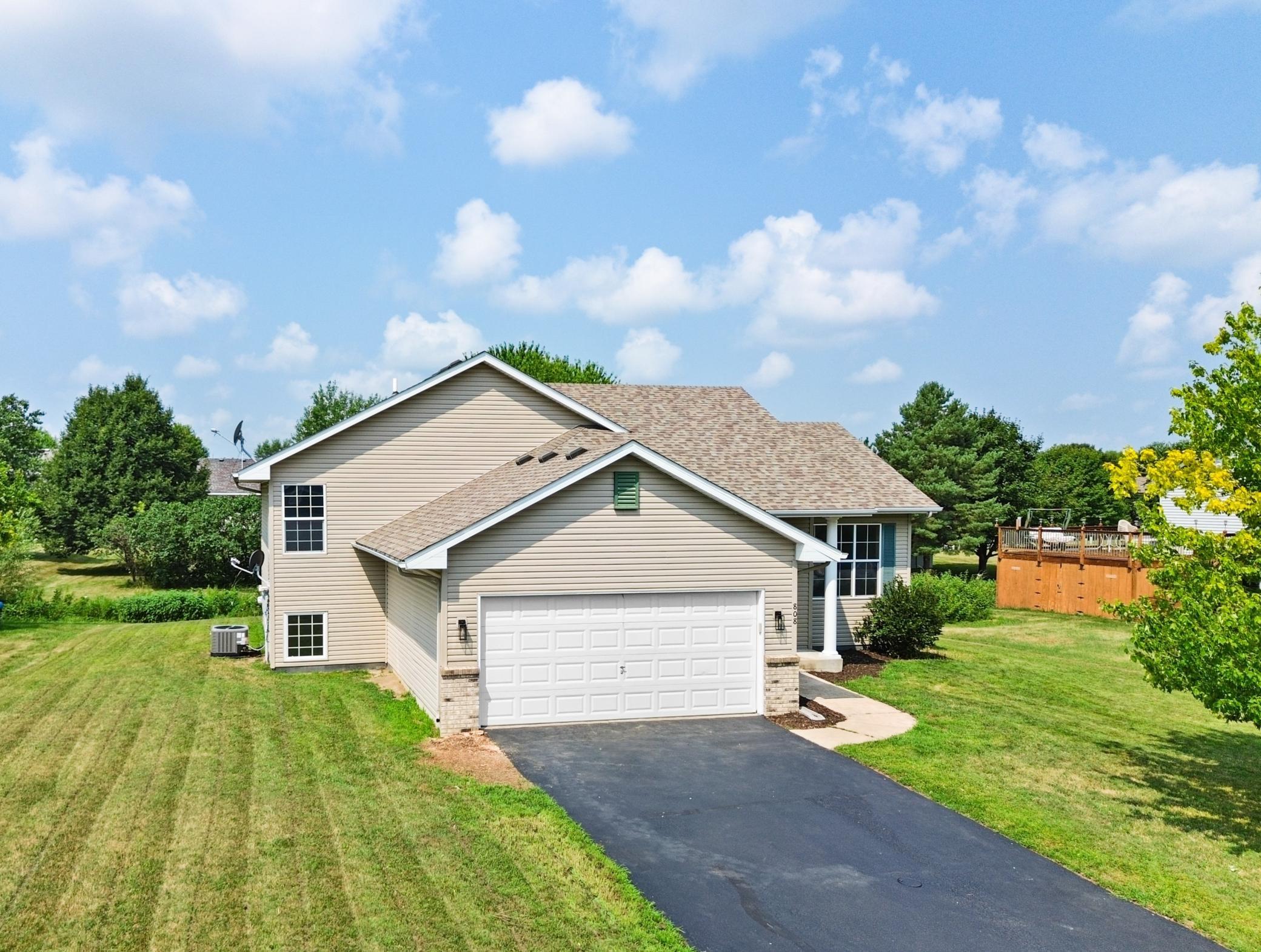 2nd image of 808 Lindsey Ln, Belle Plaine, MN 56011 | MLS# 7123911