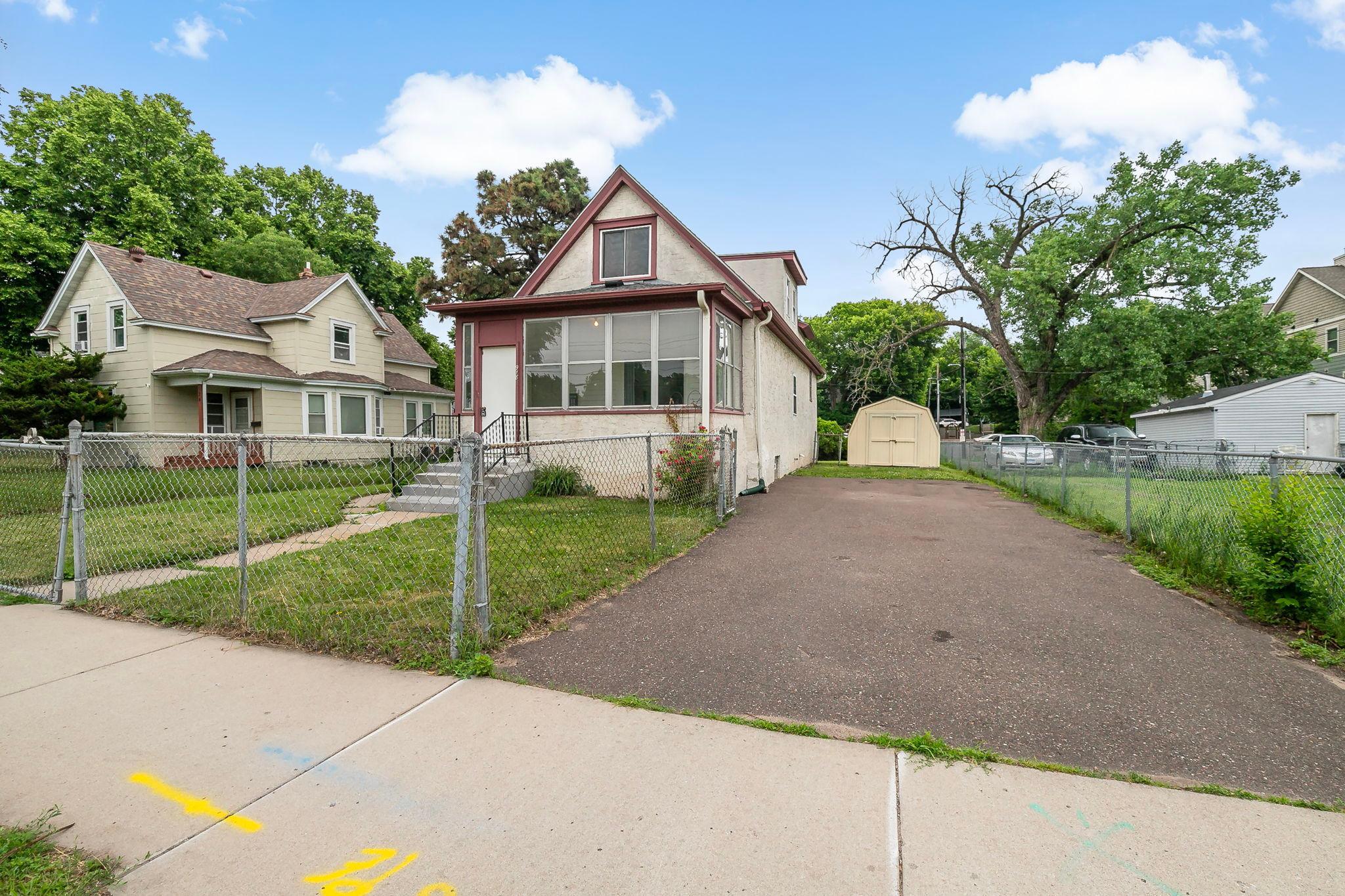 2nd image of 918 Edgerton St, Saint Paul, MN 55130 | MLS# 7123961