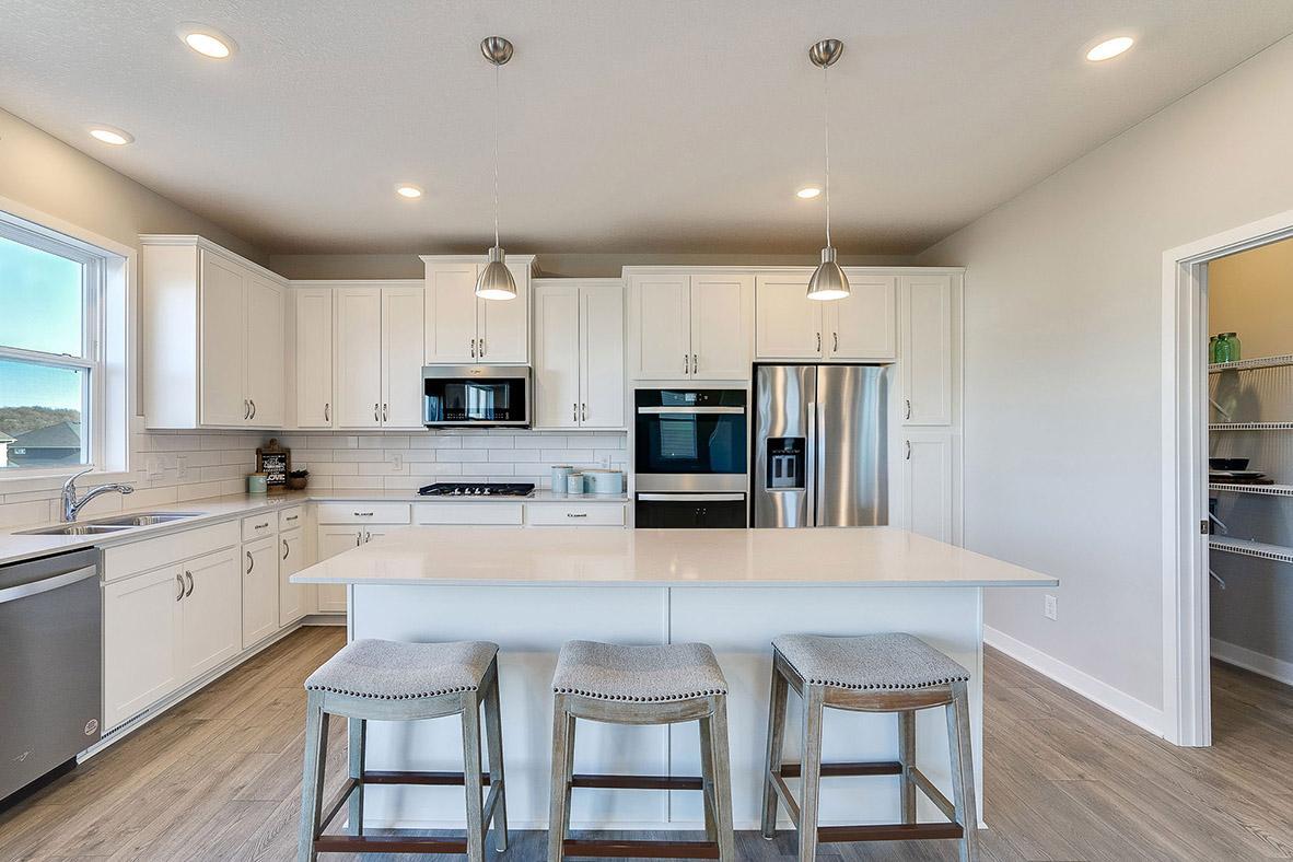 1st image of 1643 Zumbro Ave, Shakopee, MN 55379 | MLS# 7124016