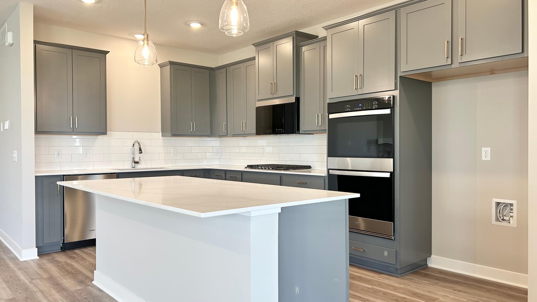 2nd image of 2147 Bluff Heights Dr, Shakopee, MN 55379 | MLS# 7124023