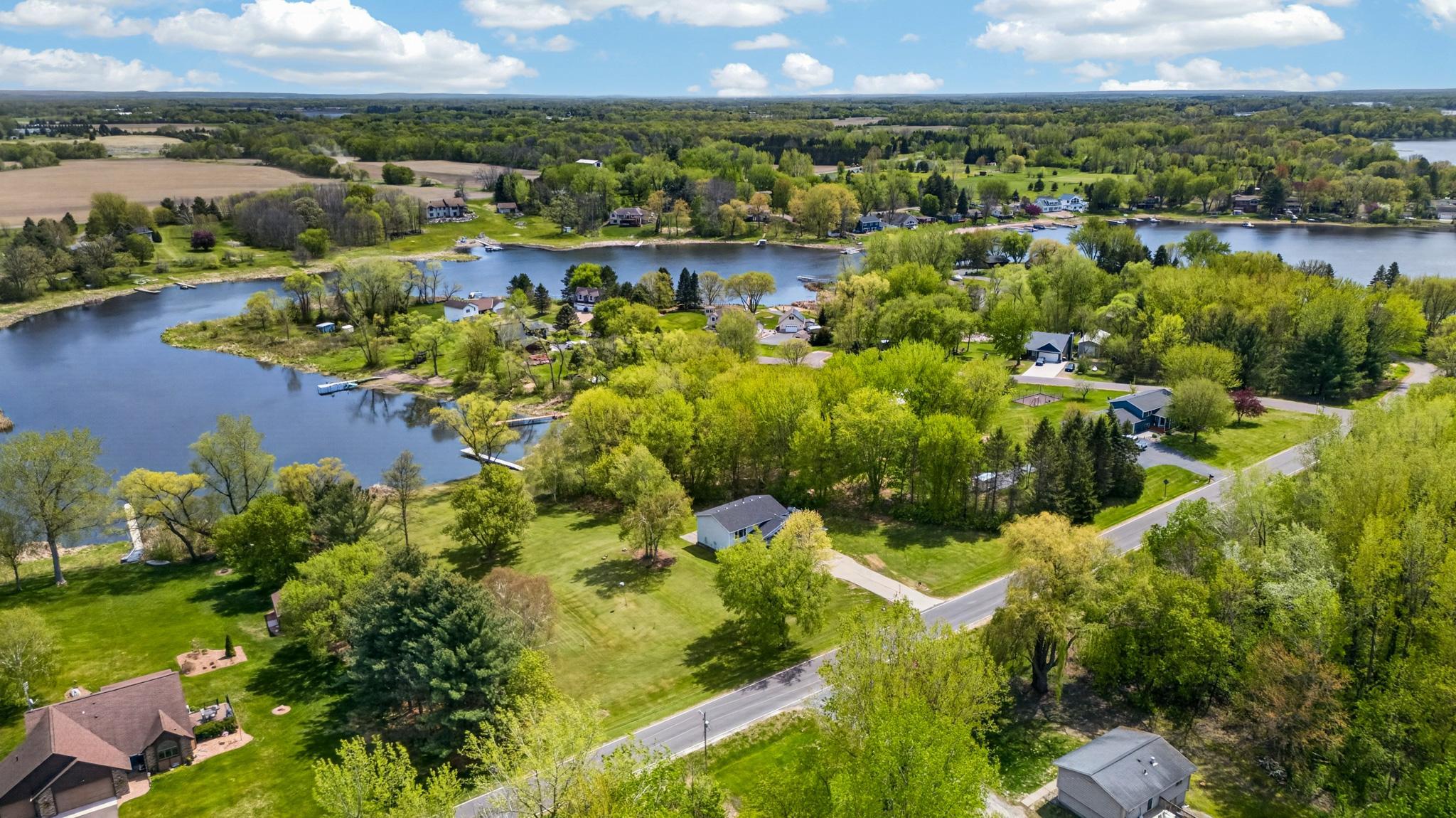 2nd image of 33067 Nueman Trl, Lindstrom, MN 55045 | MLS# 7124058