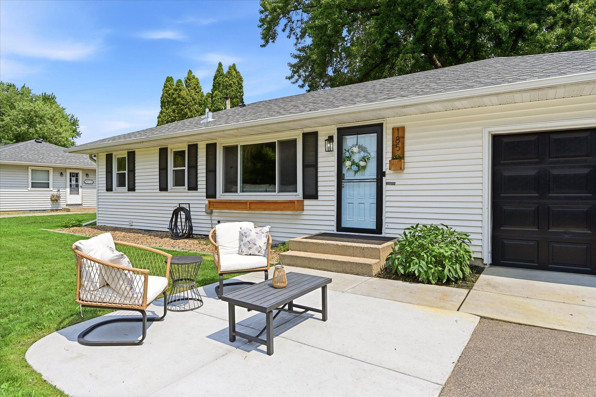 2nd image of 185 Garden View Dr, Saint Paul, MN 55124 | MLS# 7124163