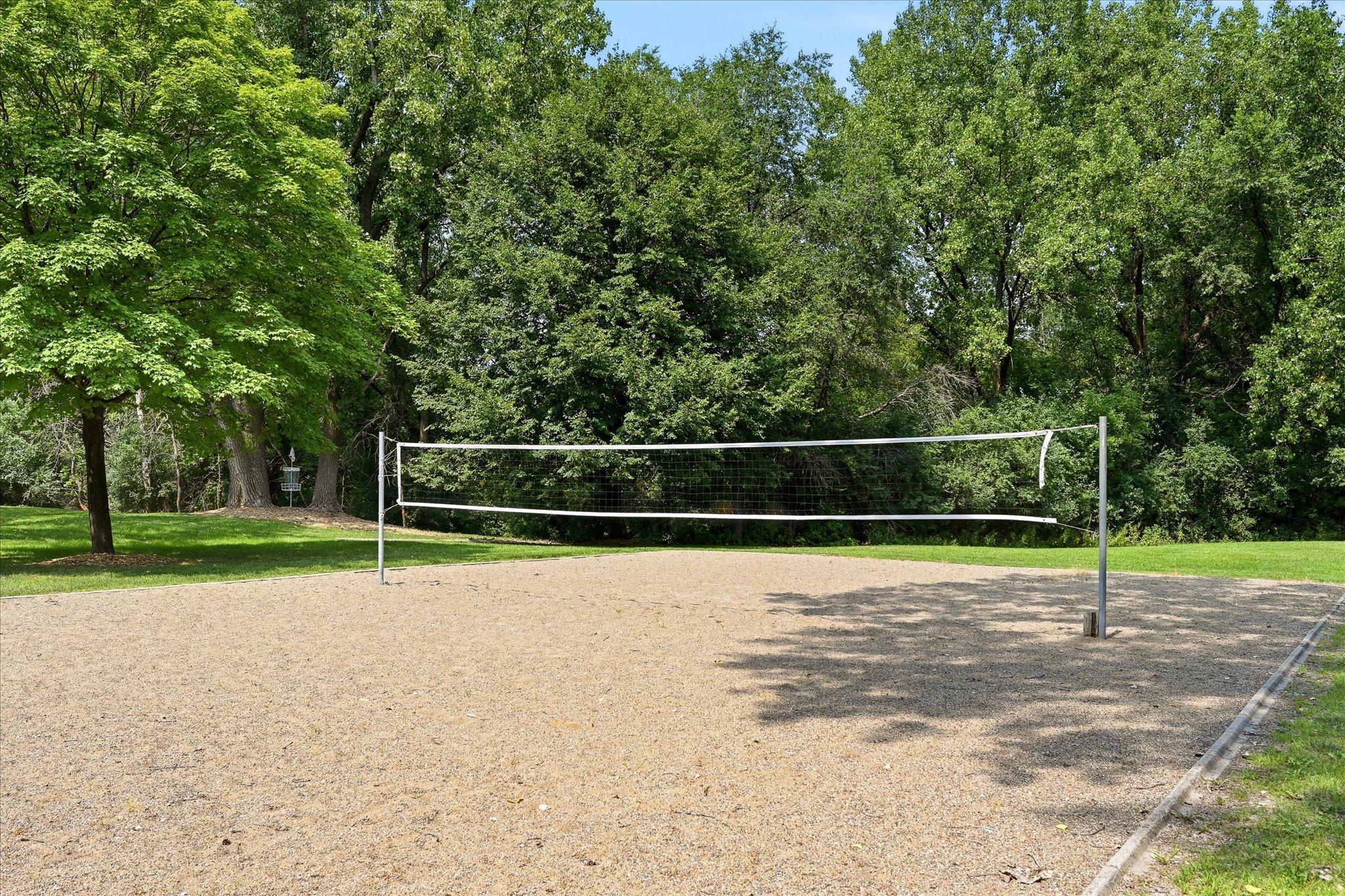 32nd image of 185 Garden View Dr, Saint Paul, MN 55124 | MLS# 7124163