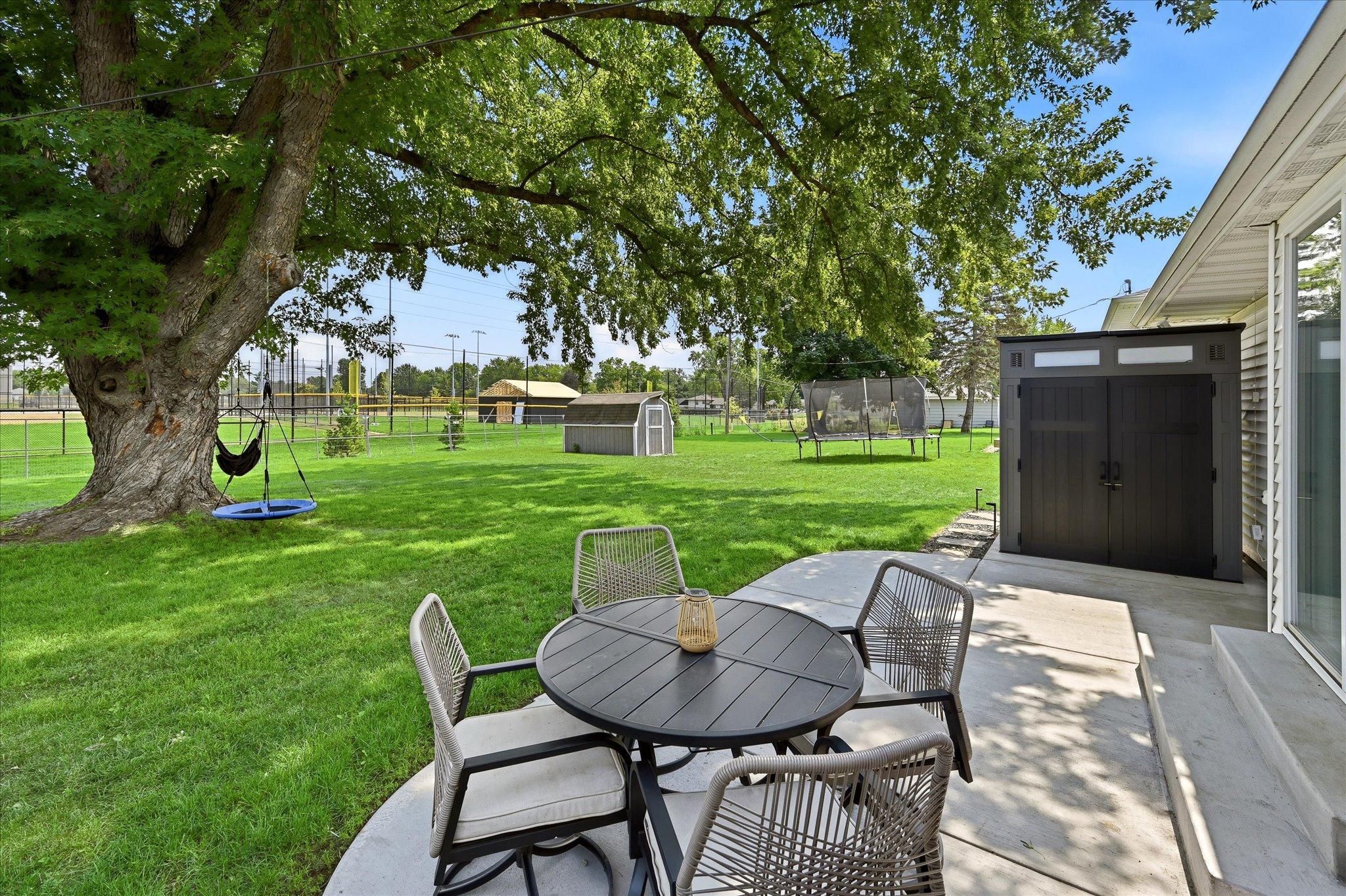 4th image of 185 Garden View Dr, Saint Paul, MN 55124 | MLS# 7124163