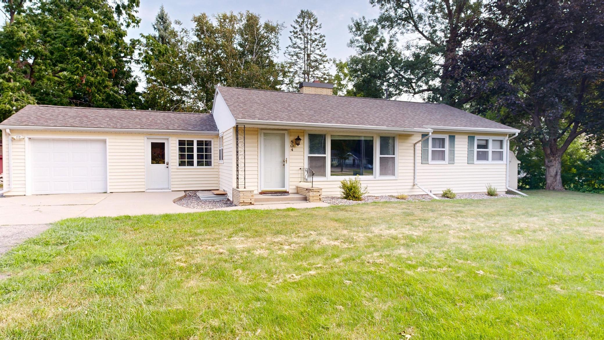 1st image of 504 19th Ave Sw, Willmar, MN 56201 | MLS# 7124204