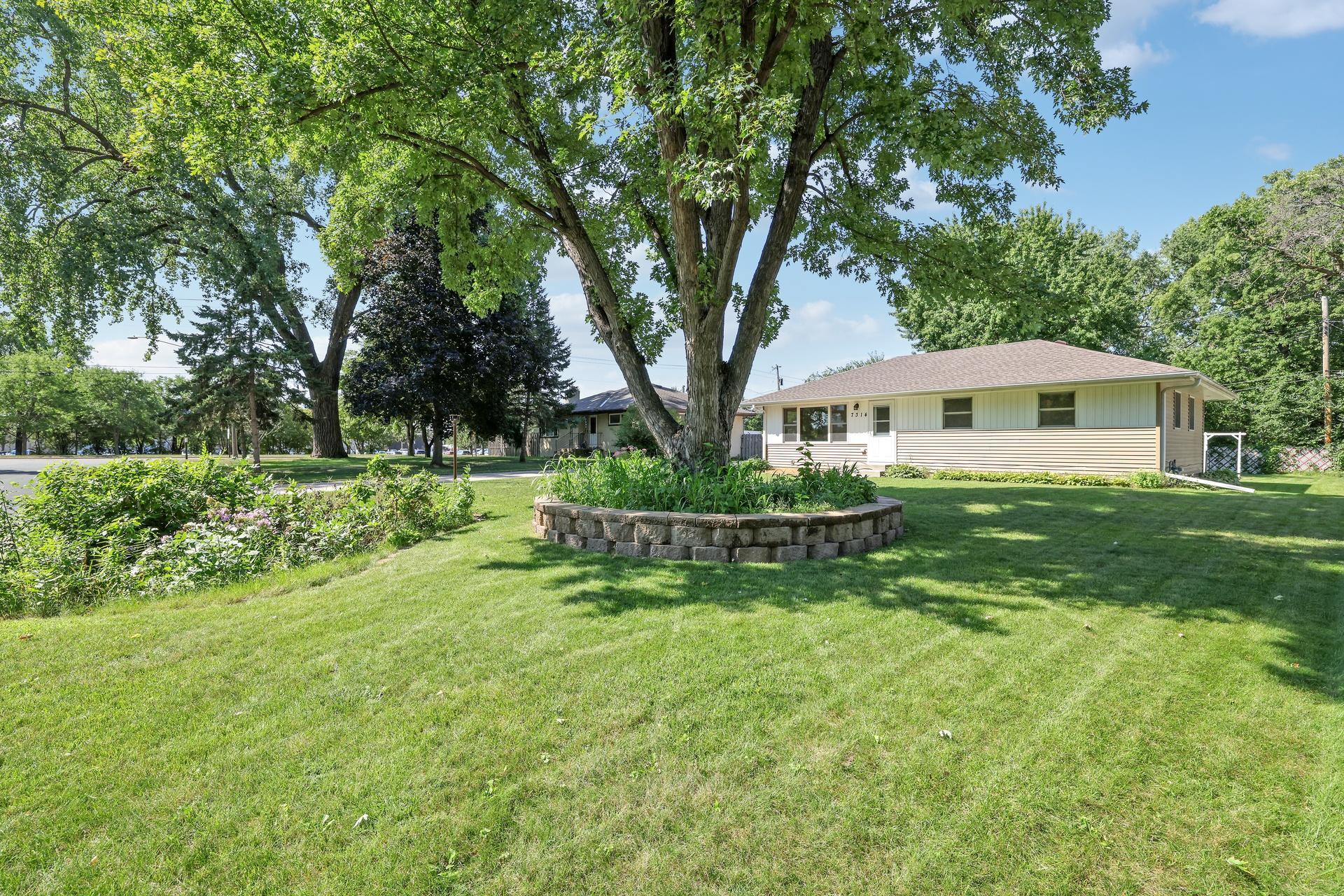 4th image of 7314 Hayes St Ne, Minneapolis, MN 55432 | MLS# 7124262