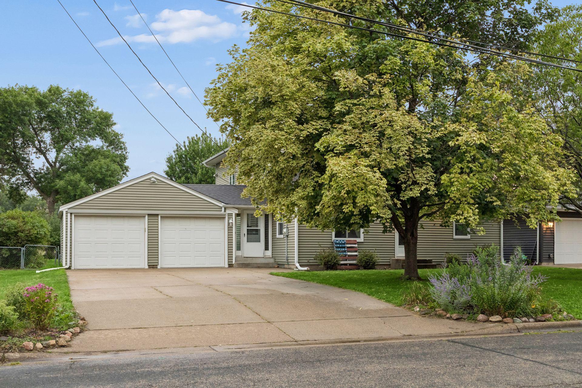 1st image of 20635 Hughes Ave W, Lakeville, MN 55044 | MLS# 7124307