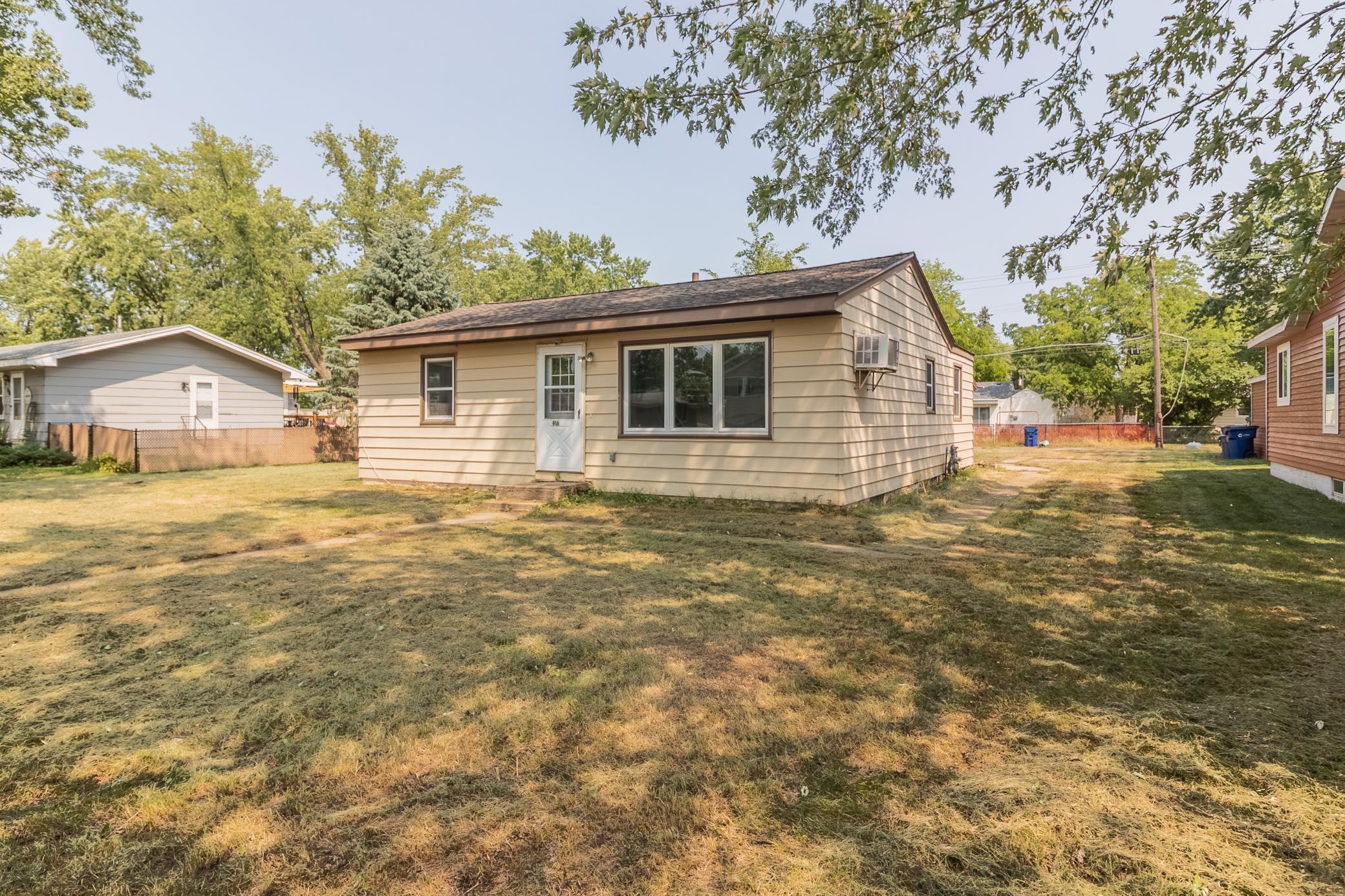 1st image of 916 34th Ave N, Saint Cloud, MN 56303 | MLS# 7124314