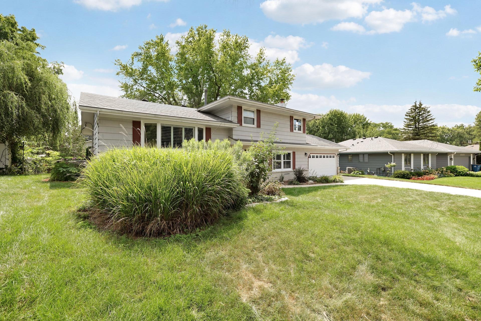 2nd image of 4541 Heritage Hills Cir, Minneapolis, MN 55437 | MLS# 7124318