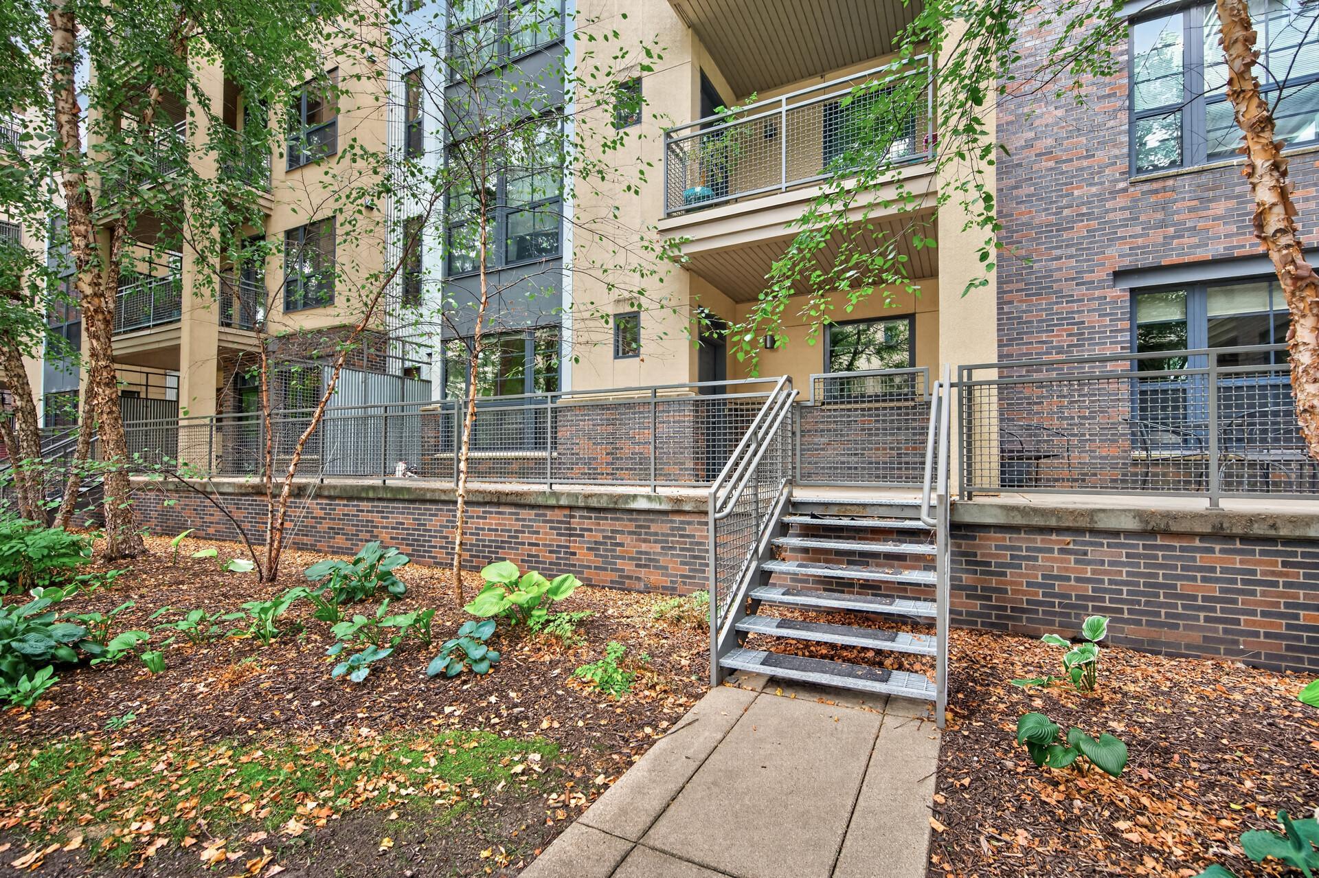 1st image of 2565 Franklin Ave #102, Saint Paul, MN 55114 | MLS# 7124326