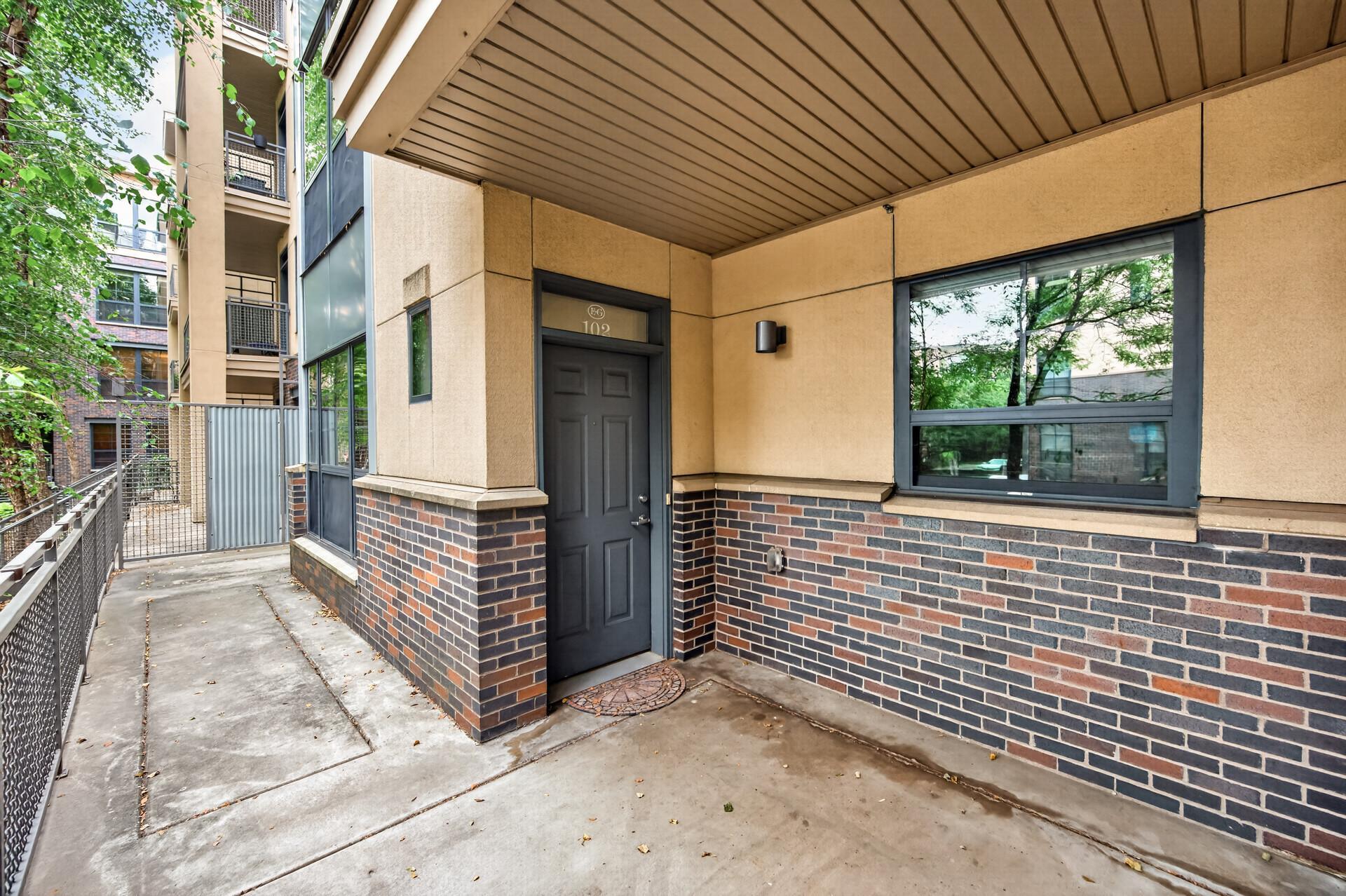2nd image of 2565 Franklin Ave #102, Saint Paul, MN 55114 | MLS# 7124326