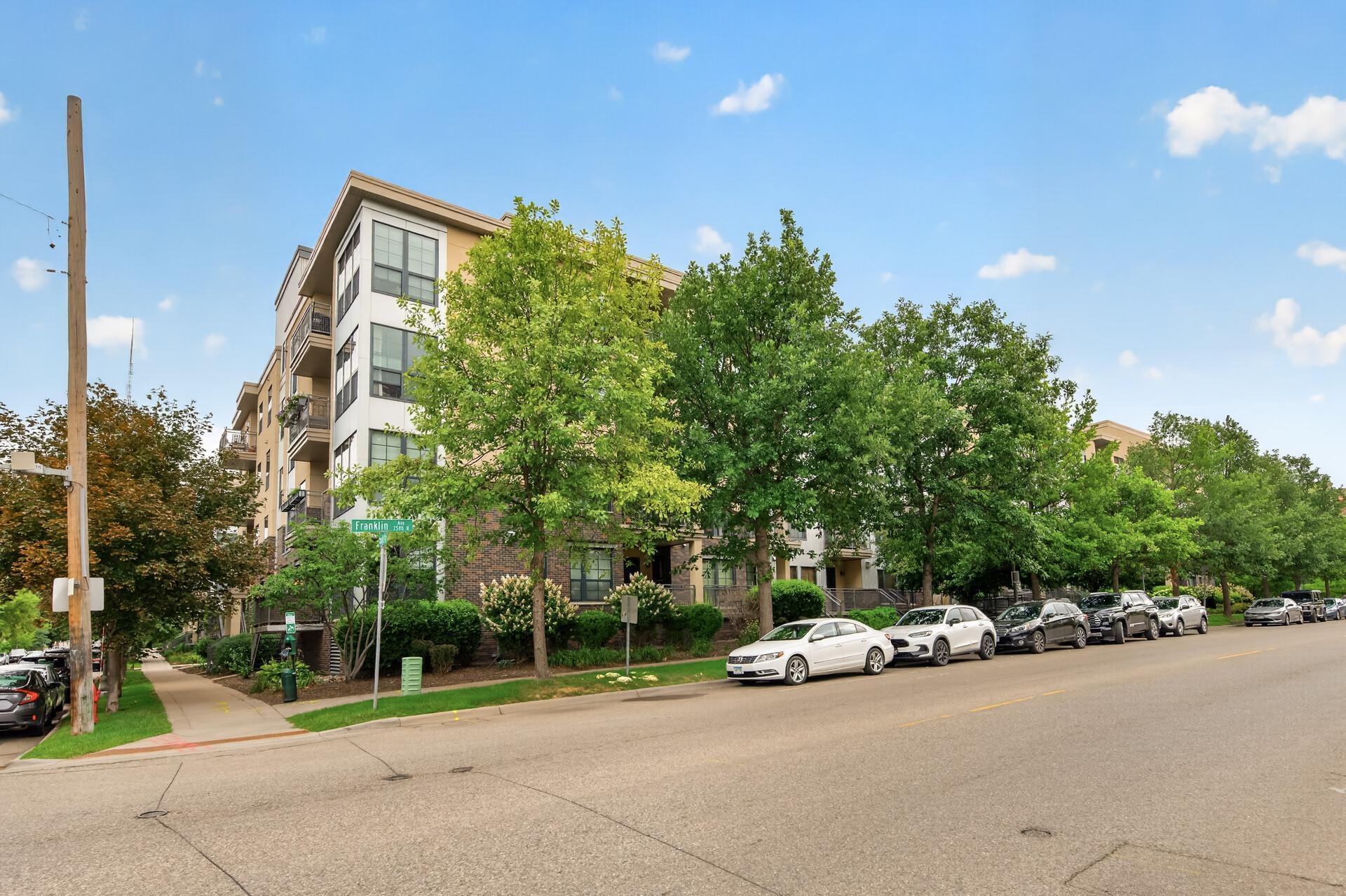 2nd image of 2565 Franklin Ave, Saint Paul, MN 55114