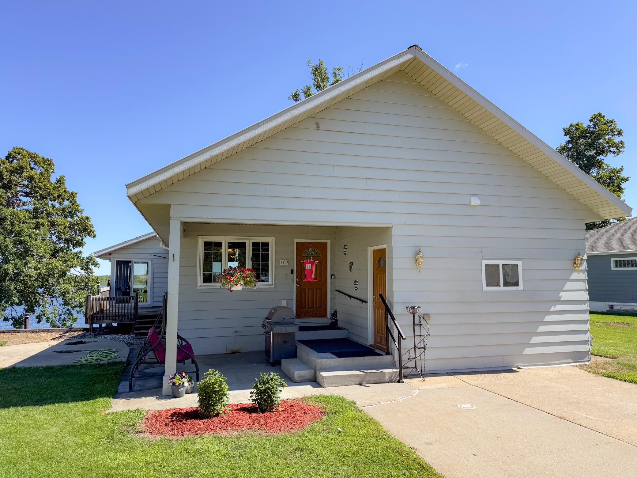 2nd image of 1907 S Lake Irving Dr Sw, Bemidji, MN 56601 | MLS# 7124359